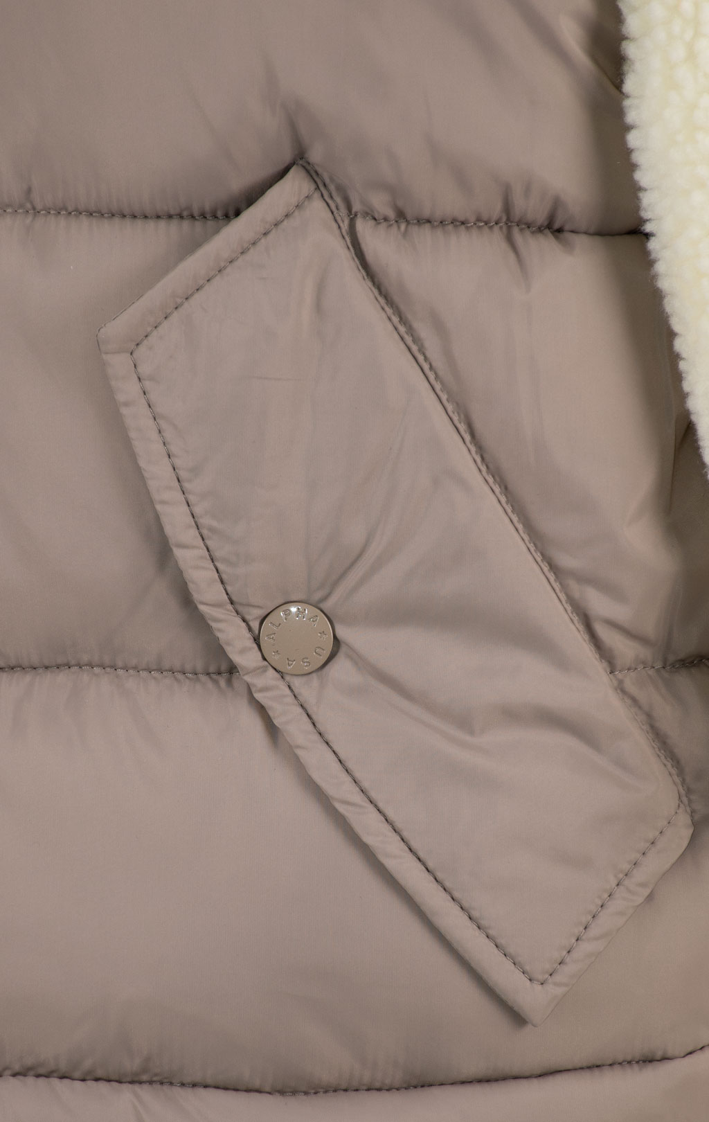 Женская куртка ALPHA INDUSTRIES TEDDY PUFFER vintage sand 