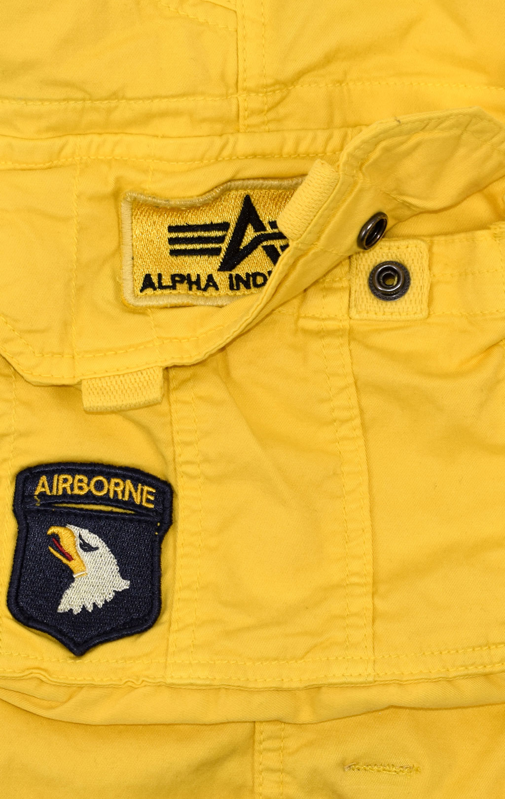 Шорты ALPHA INDUSTRIES CREW SHORT PATCH empire yellow 