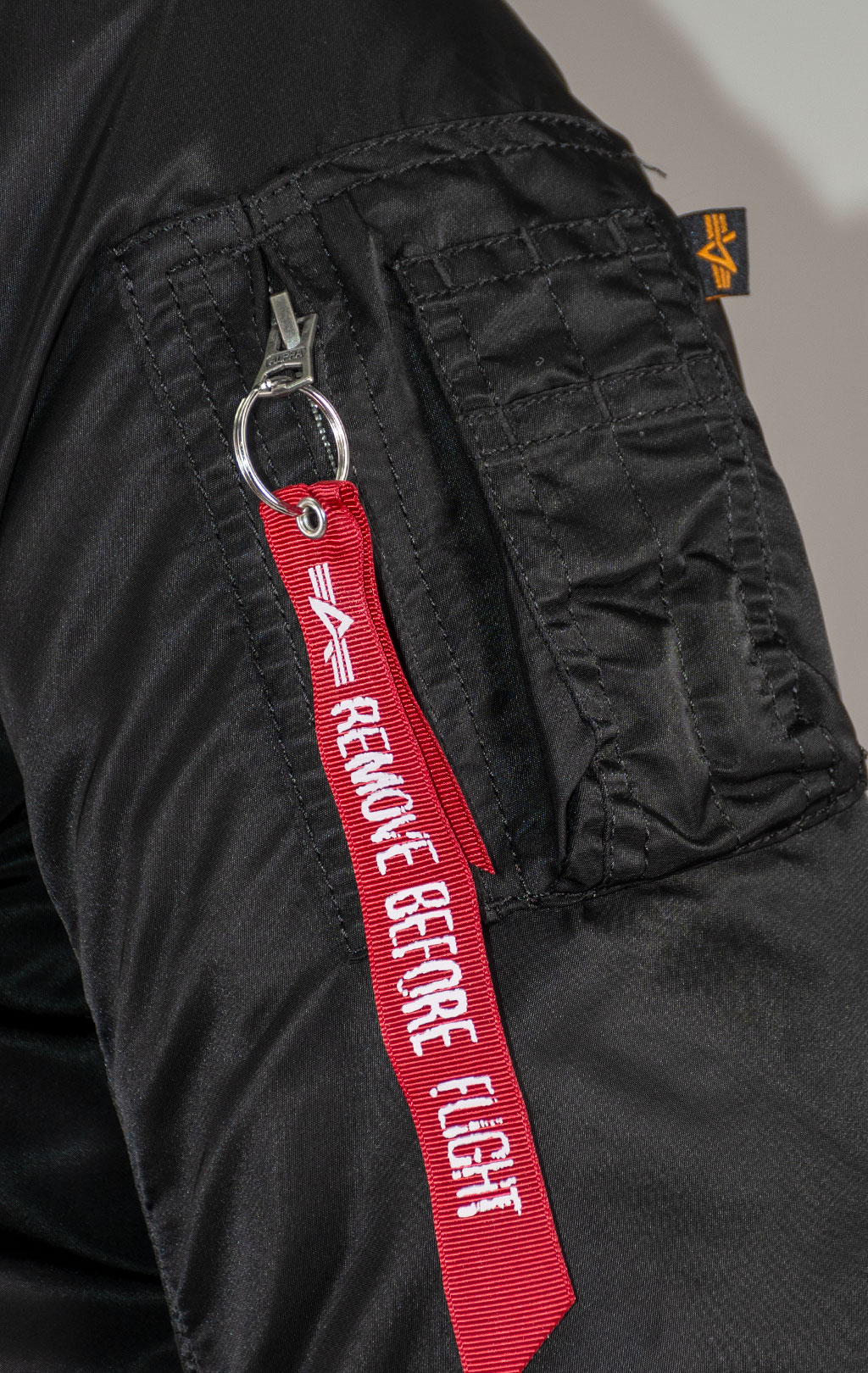 Куртка-бомбер лётная ALPHA INDUSTRIES D-Tec SE big size MA-1 black/red 