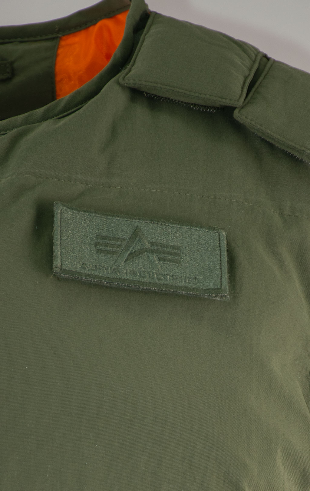 Жилет ALPHA INDUSTRIES PROTECTOR PUFFER VEST sage green 
