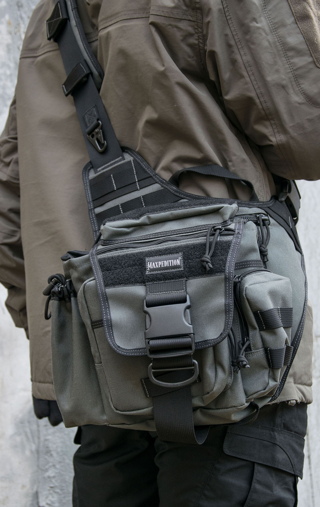 Сумка через плечо тактическая Maxpedition JUMBO VERSIPACK 26x10x22 grey wolf 