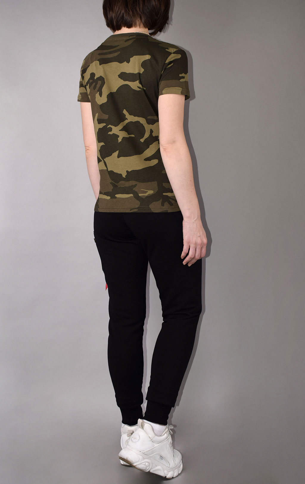 Женская футболка ALPHA INDUSTRIES NEW CAMO BASIC T olive camo 