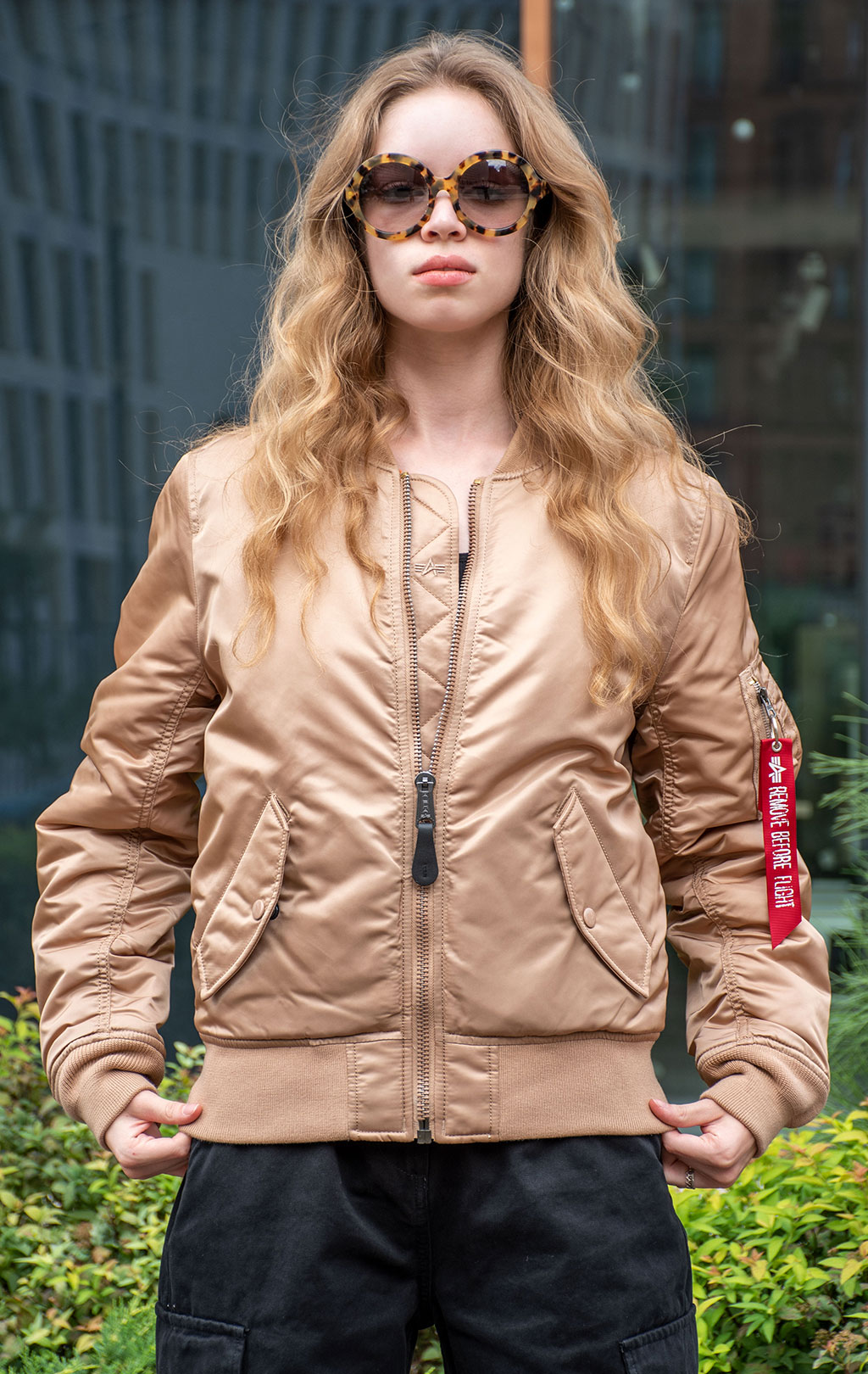 Женская куртка-бомбер лётная ALPHA INDUSTRIES MA-1 FW 21 m rose gold 