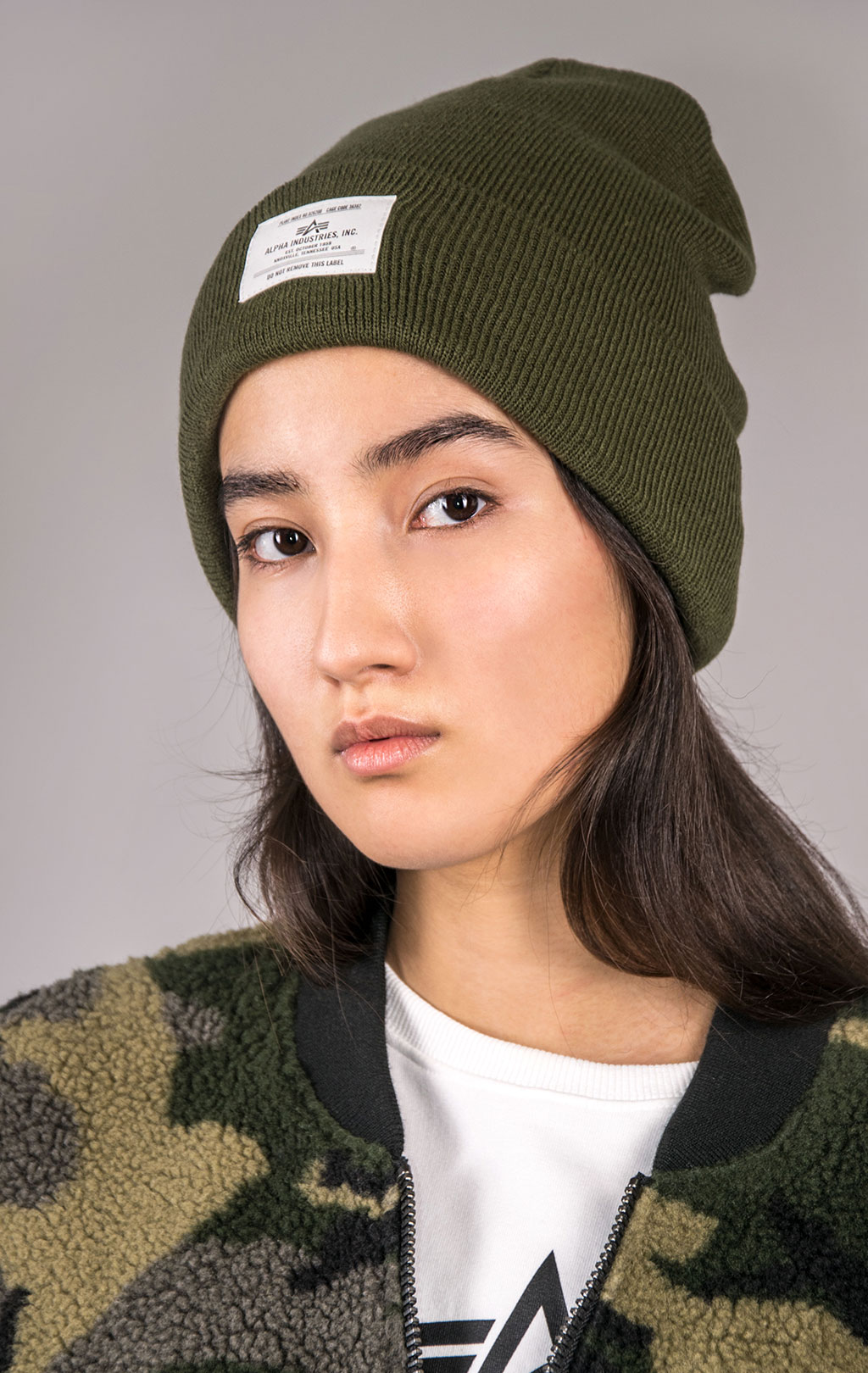 Шапка ALPHA INDUSTRIES ESSENTIAL BEANIE FW 23/24 olive 