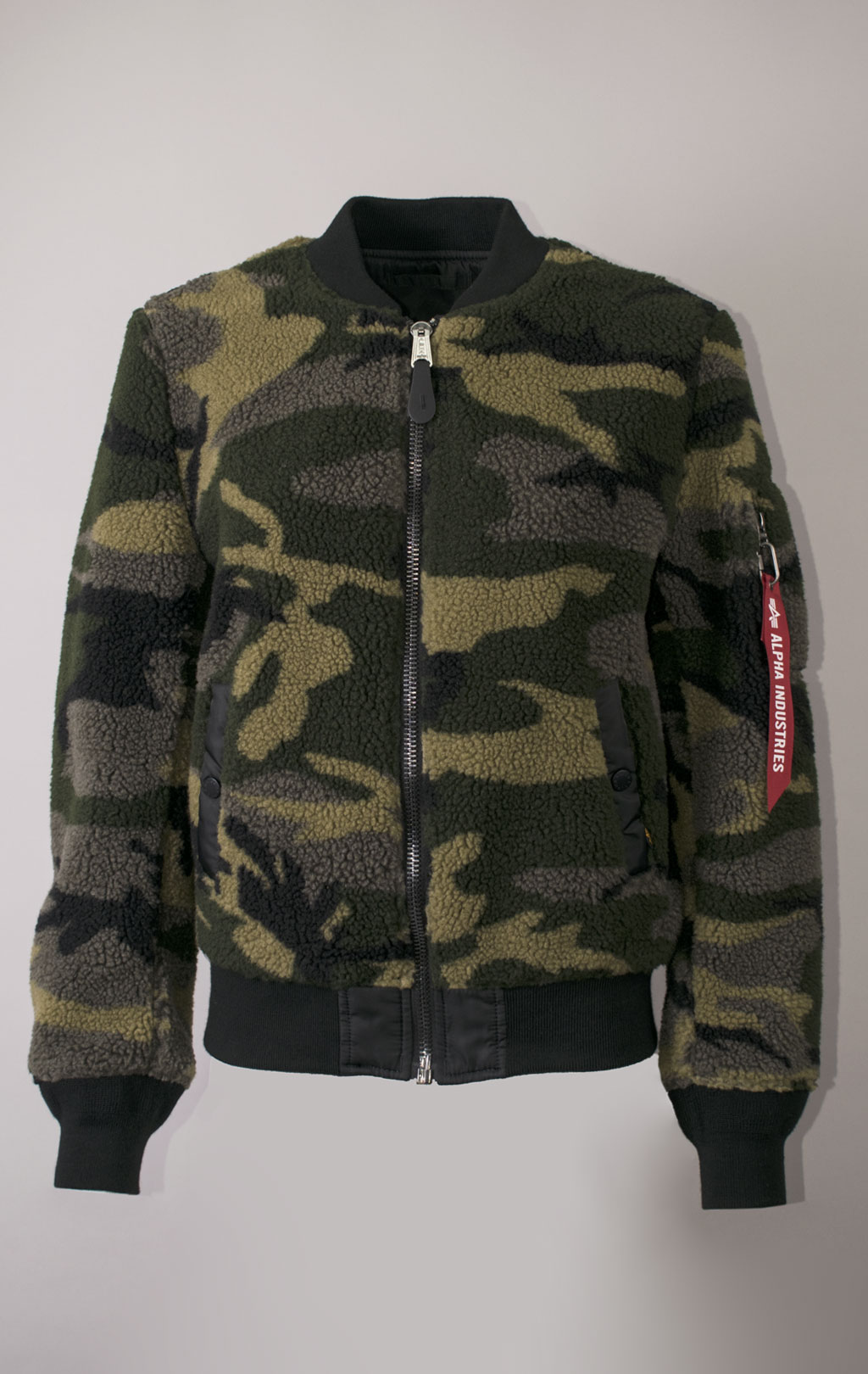 Женская куртка-пилот ALPHA INDUSTRIES 2-х сторонняя SHERPA L-2B FW 21/22 m woodland camo 