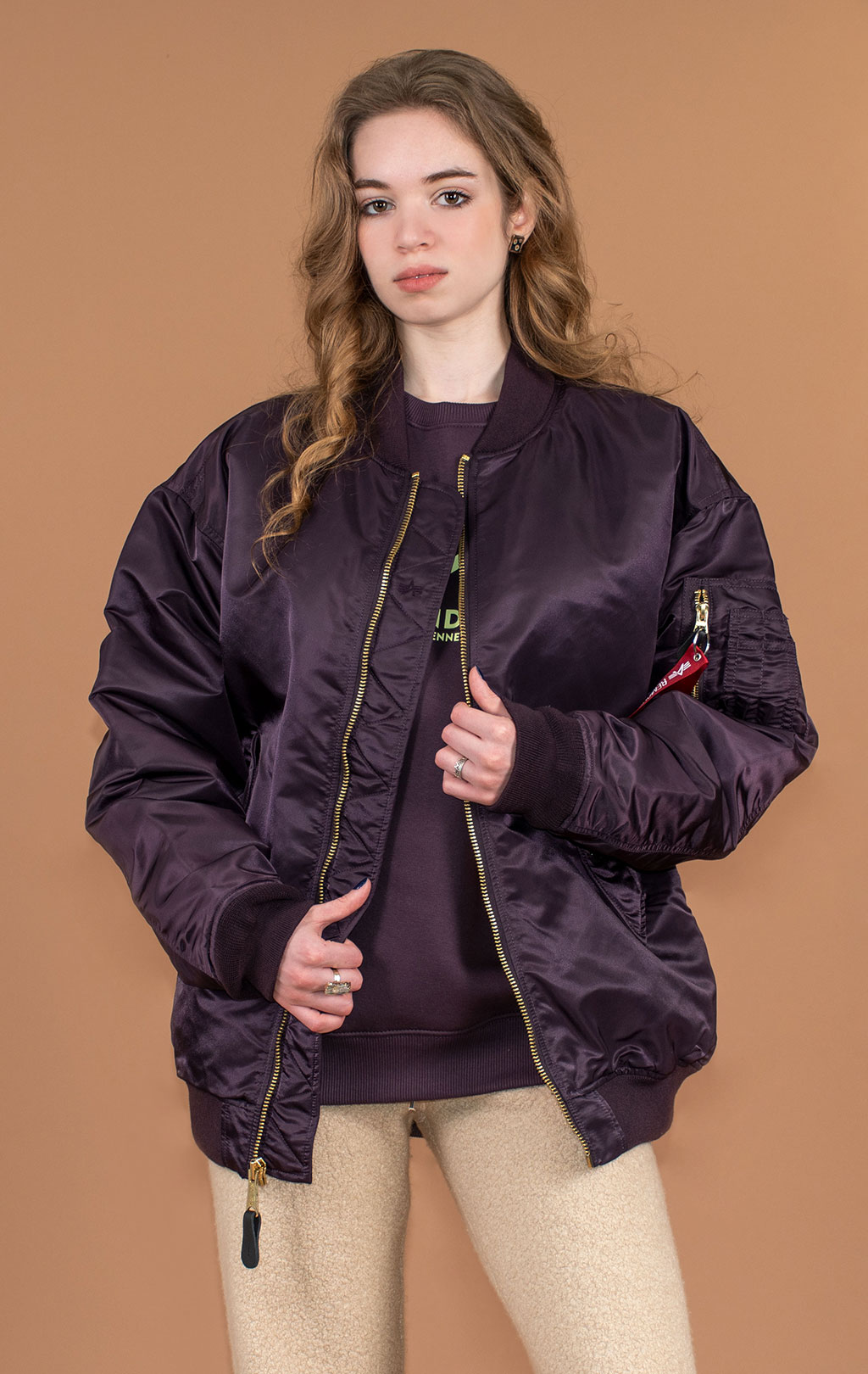 Женская куртка-бомбер лётная ALPHA INDUSTRIES CORE MA-1 plum 