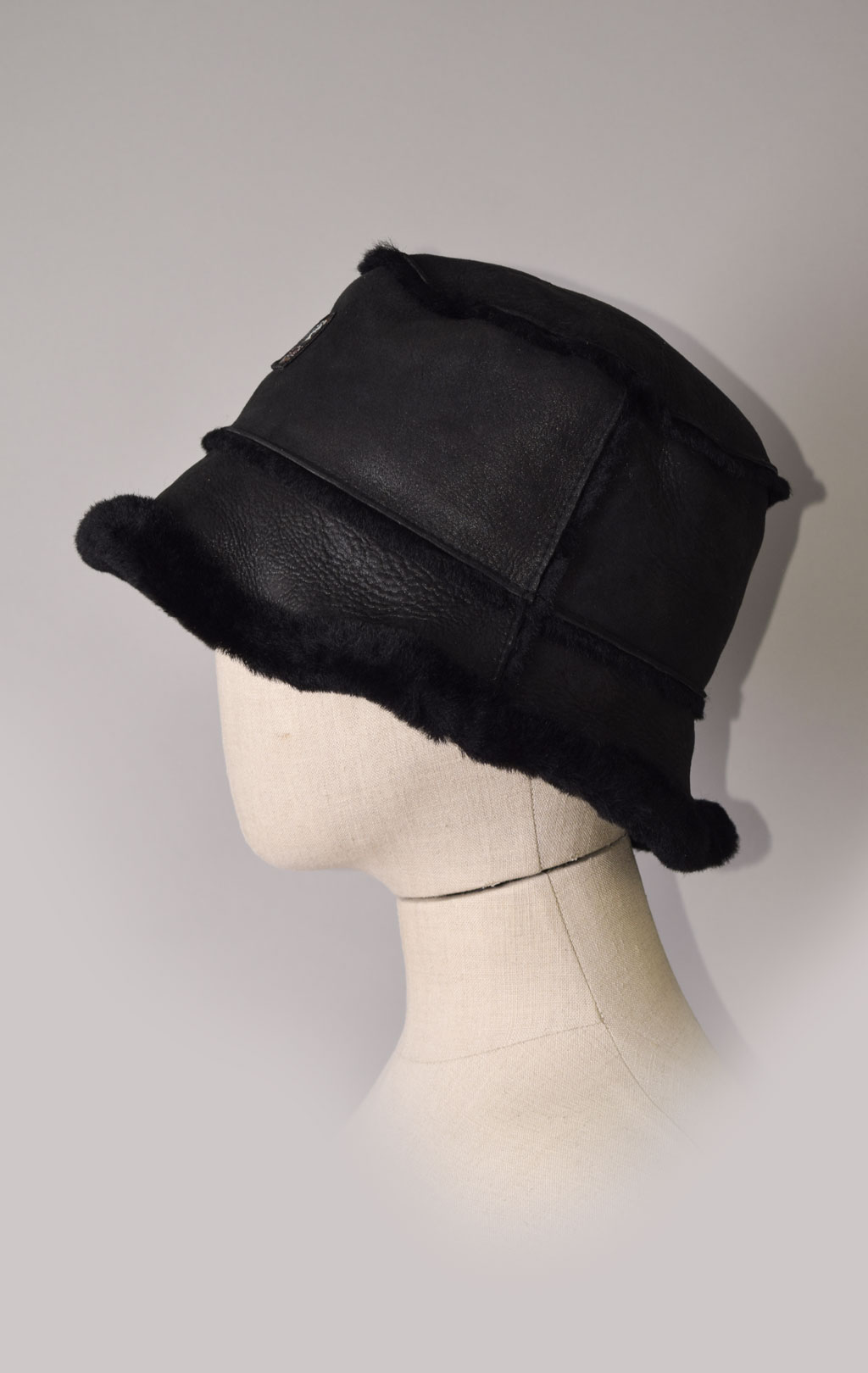 Женская панама PARAJUMPERS SHEARLING BUCKET HAT овчина FW 23/24 black 