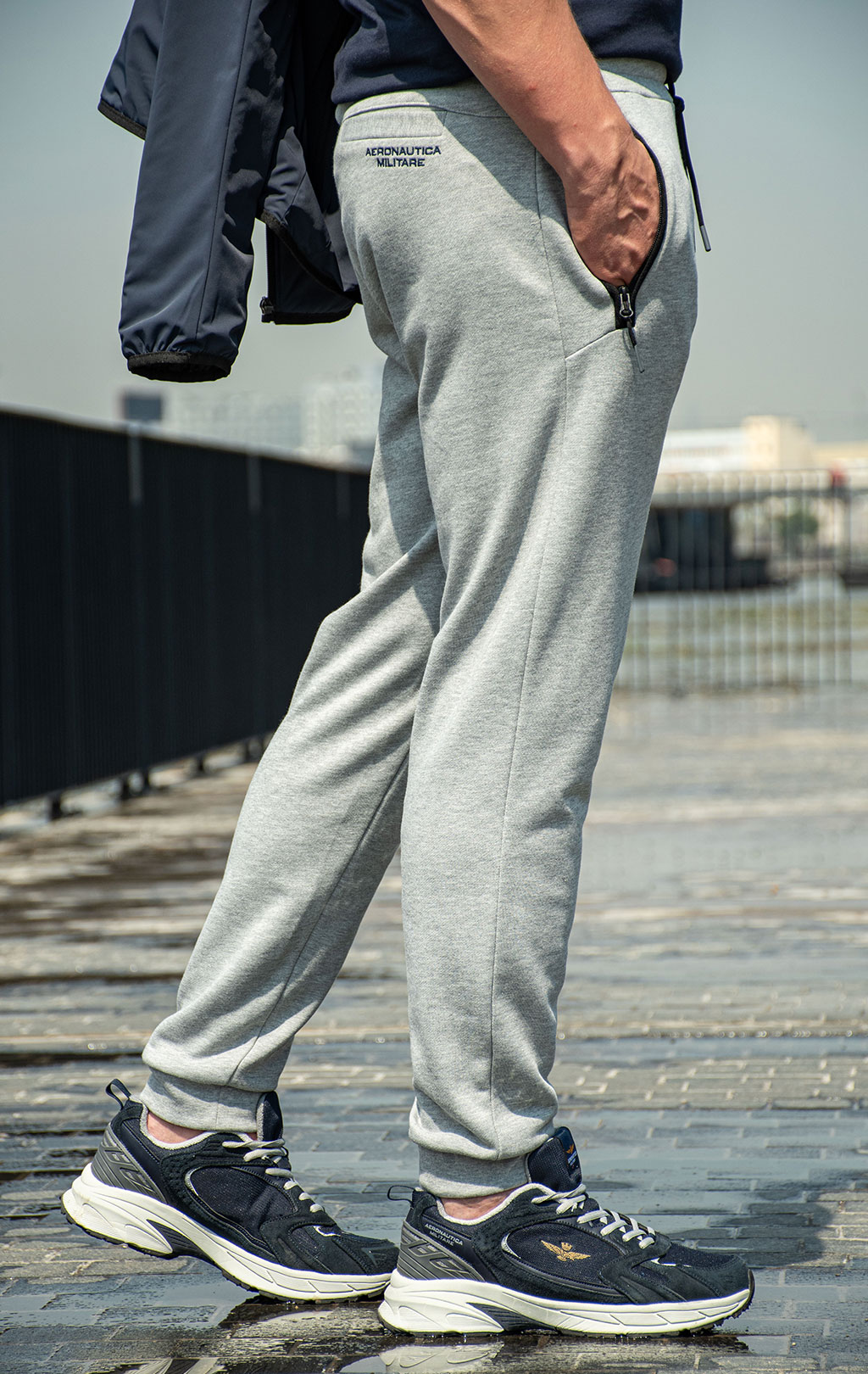 Брюки спортивные AERONAUTICA MILITARE SS 25/TR grigio melange (PF 965) 
