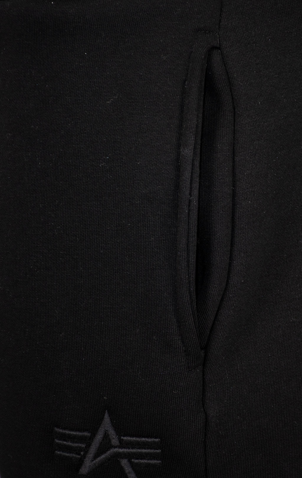 Брюки спортивные джоггеры ALPHA INDUSTRIES EMB JOGGER black 