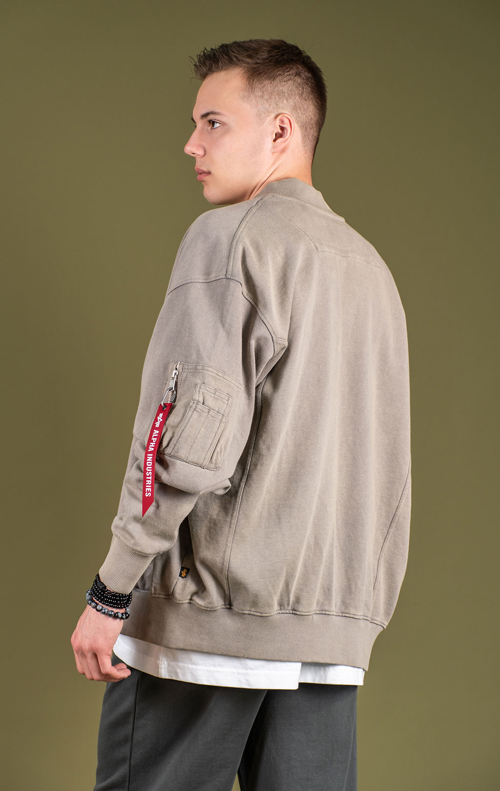 Бомбер трикотажный ALPHA INDUSTRIES FRENCH TERRY JACKET MA-1 SS 25 m mid gray 