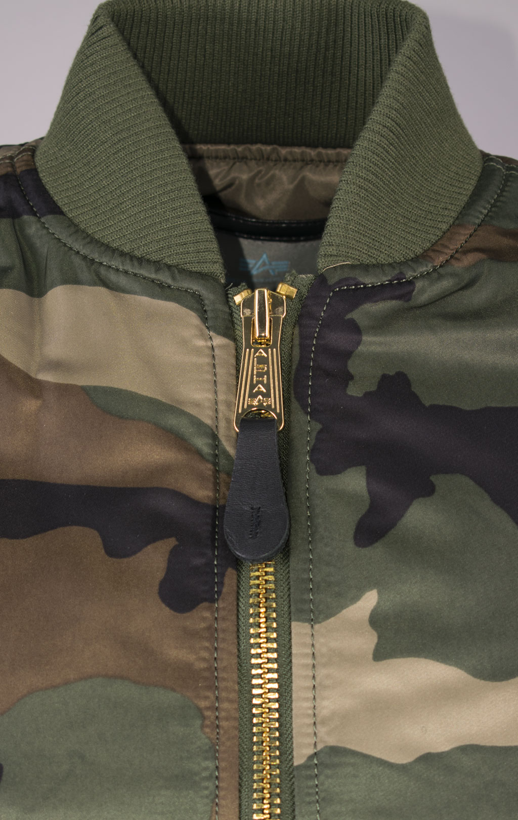 Женский бомбер ALPHA INDUSTRIES VF PM MA-1 camo woodland 65 