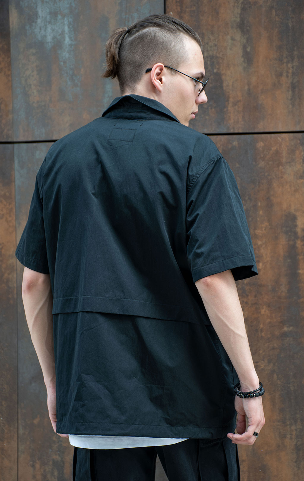 Ветровка-рубашка ALPHA INDUSTRIES SHORT SLEEVE MULTI POCKET ZIPPERED SHIRT JACKET SS 24 m black 