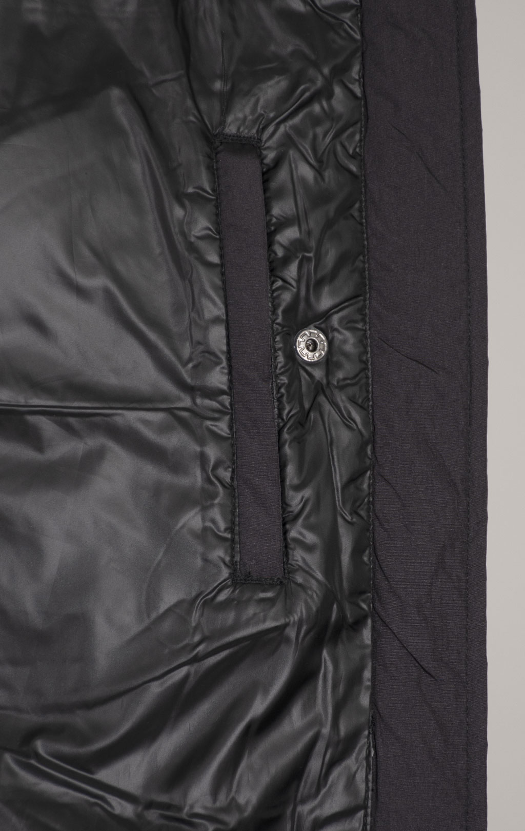 Женская куртка ALPHA INDUSTRIES SIERRA CONVERTIBLE JACKET FW 24/25 black 