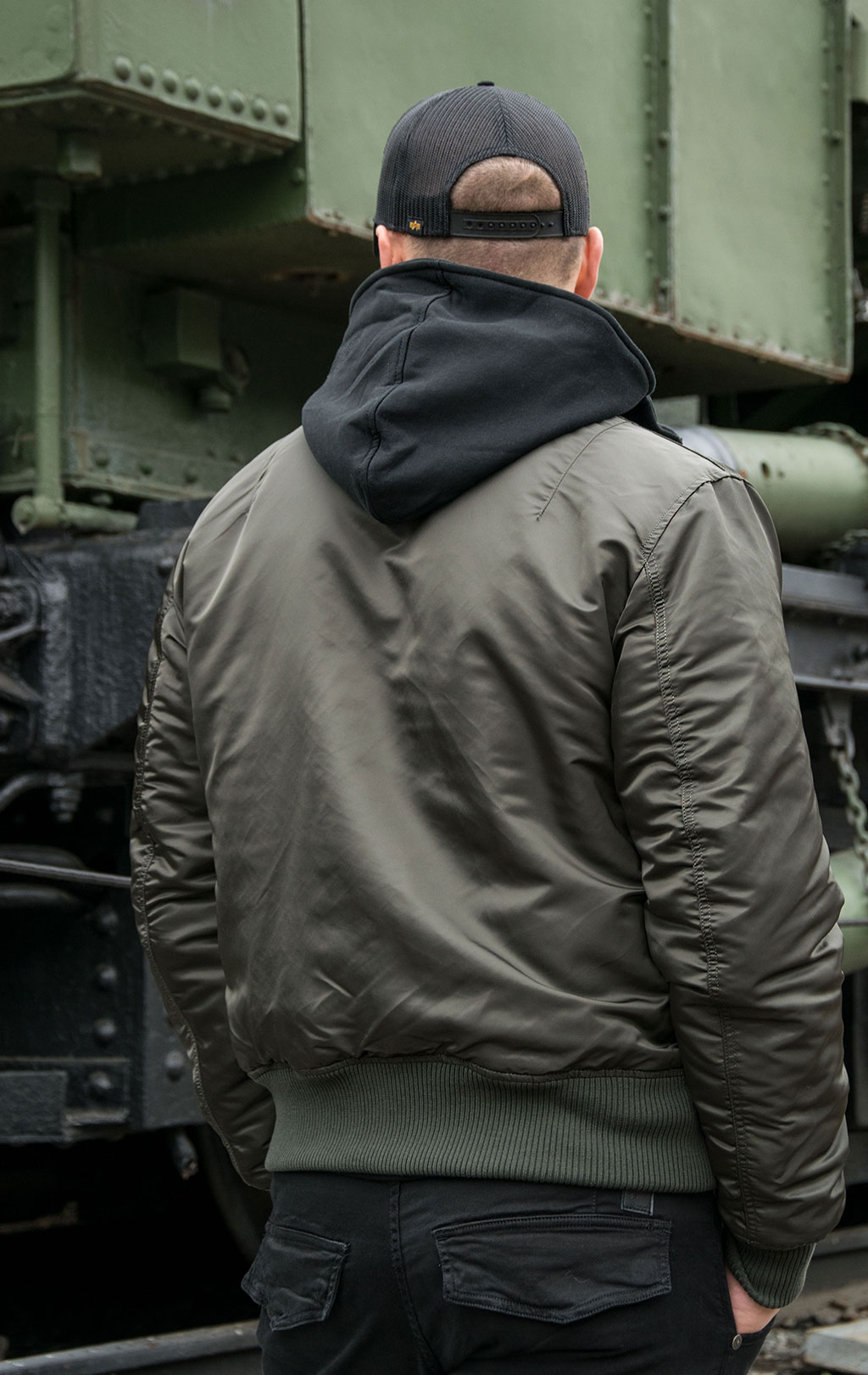 Куртка-бомбер лётная ALPHA INDUSTRIES D-Tec MA-1 black olive 