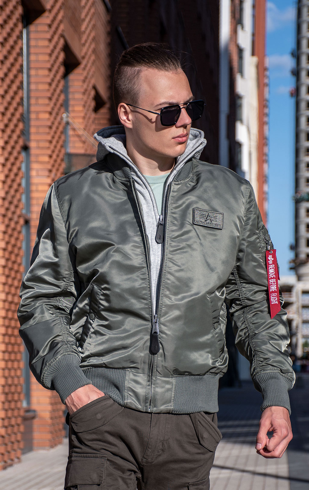 Куртка-бомбер лётная ALPHA INDUSTRIES D-Tec MA-1 vintage green 