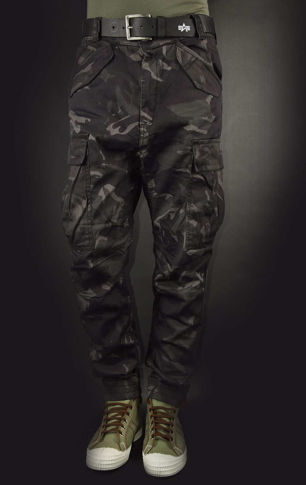 Брюки-карго ALPHA INDUSTRIES AIRMAN black camo 