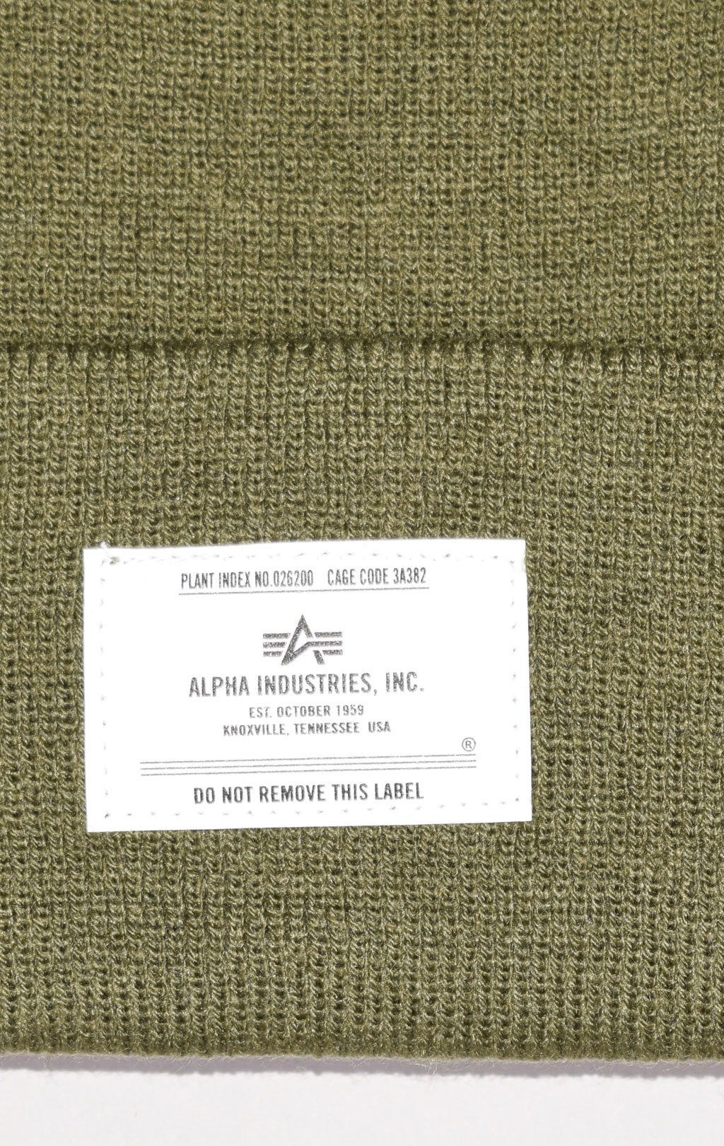 Шапка ALPHA INDUSTRIES ESSENTIAL BEANIE FW 21/22 olive 