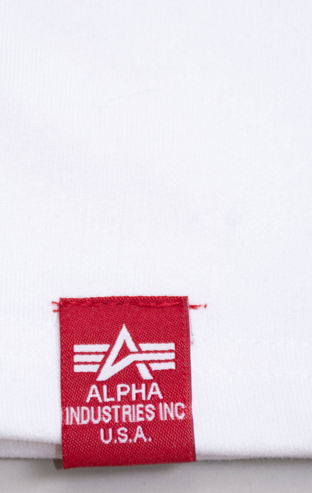 Женская футболка-кроп ALPHA INDUSTRIES BASIC BOXY T white 