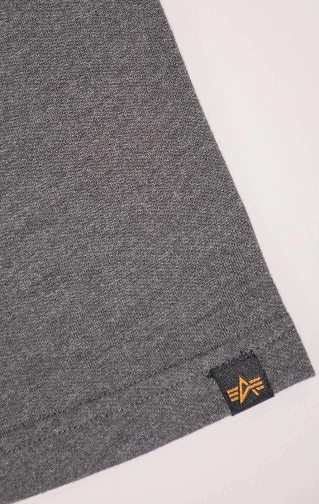Футболка ALPHA INDUSTRIES ALPHA DOG TAG TEE плотная FW 24/25 dark charcoal heather 
