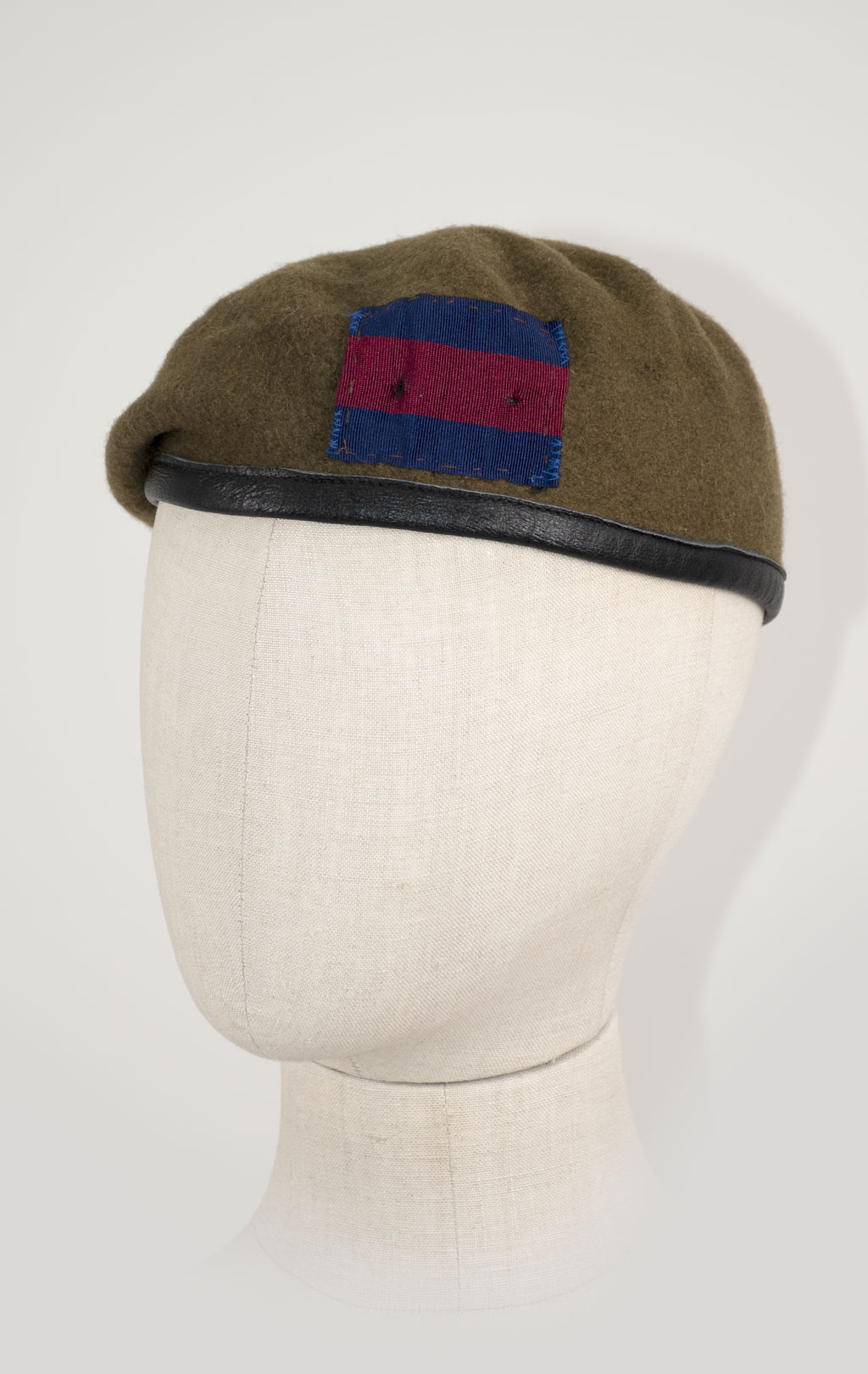 Берет военный light olive б/у Англия