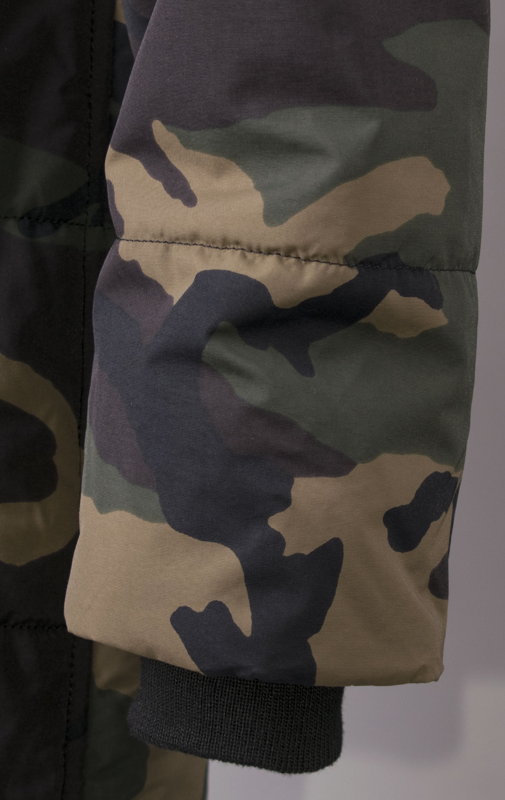 Женская куртка-парка ALPHA INDUSTRIES SIERRA PRIMALOFT PARKA dark woodland camo 