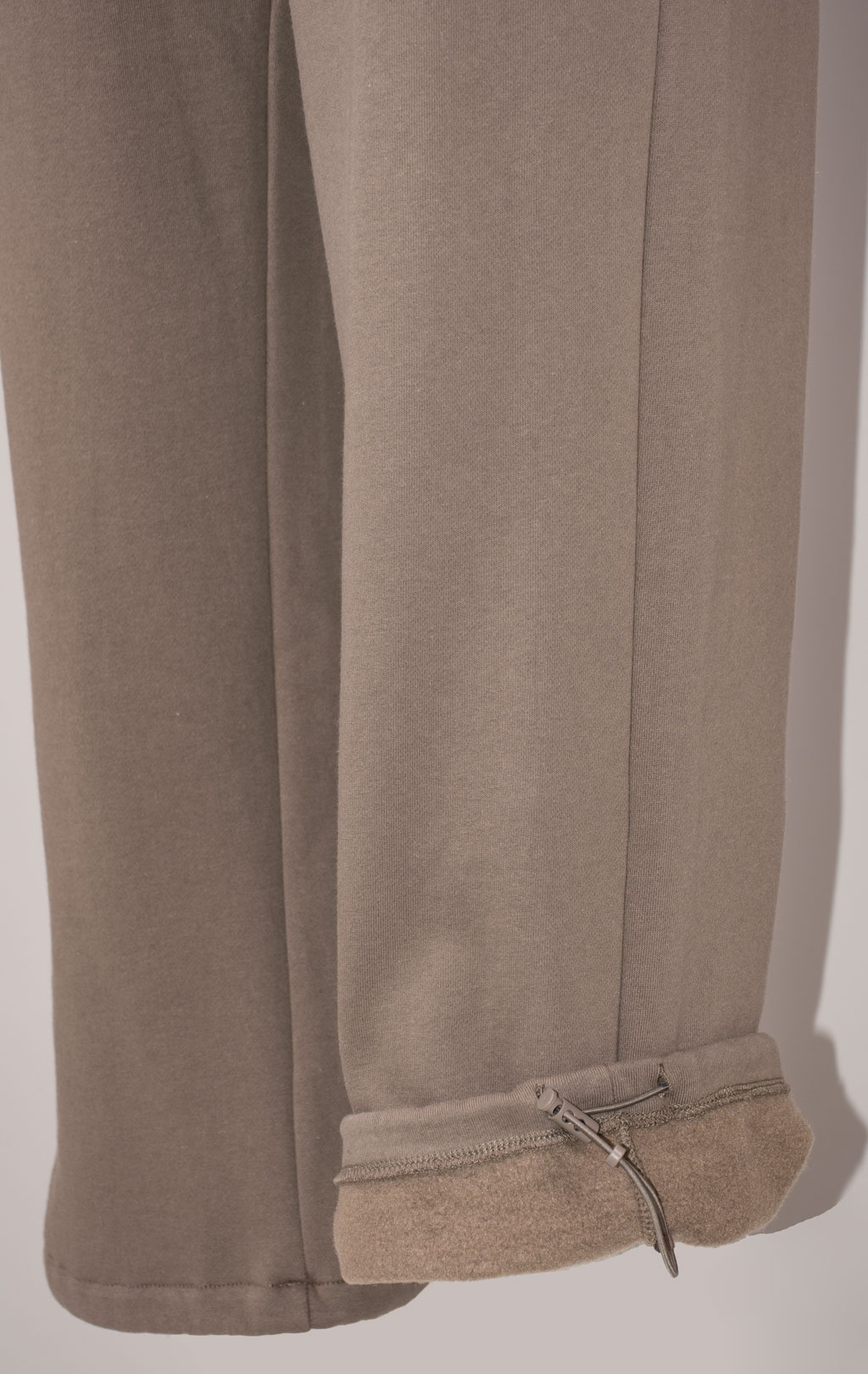 Брюки спортивные джоггеры ALPHA INDUSTRIES ESSENTIAL SWEATPANTS FW 24/25 coyote brown 