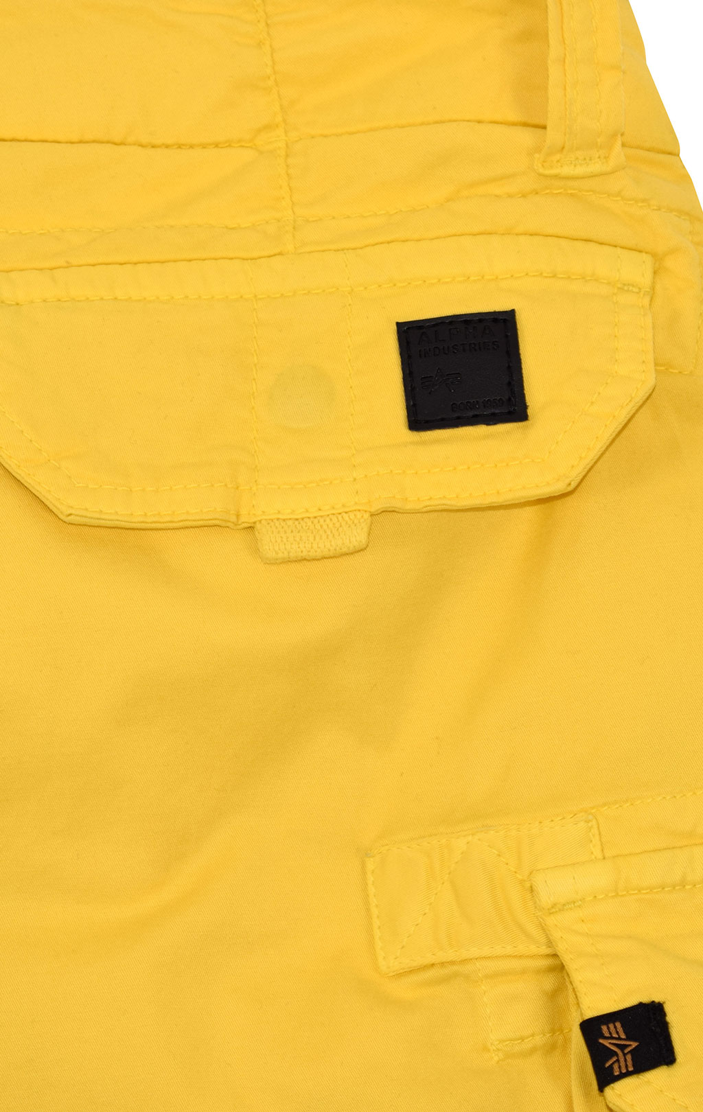 Шорты ALPHA INDUSTRIES CREW SHORT PATCH empire yellow 