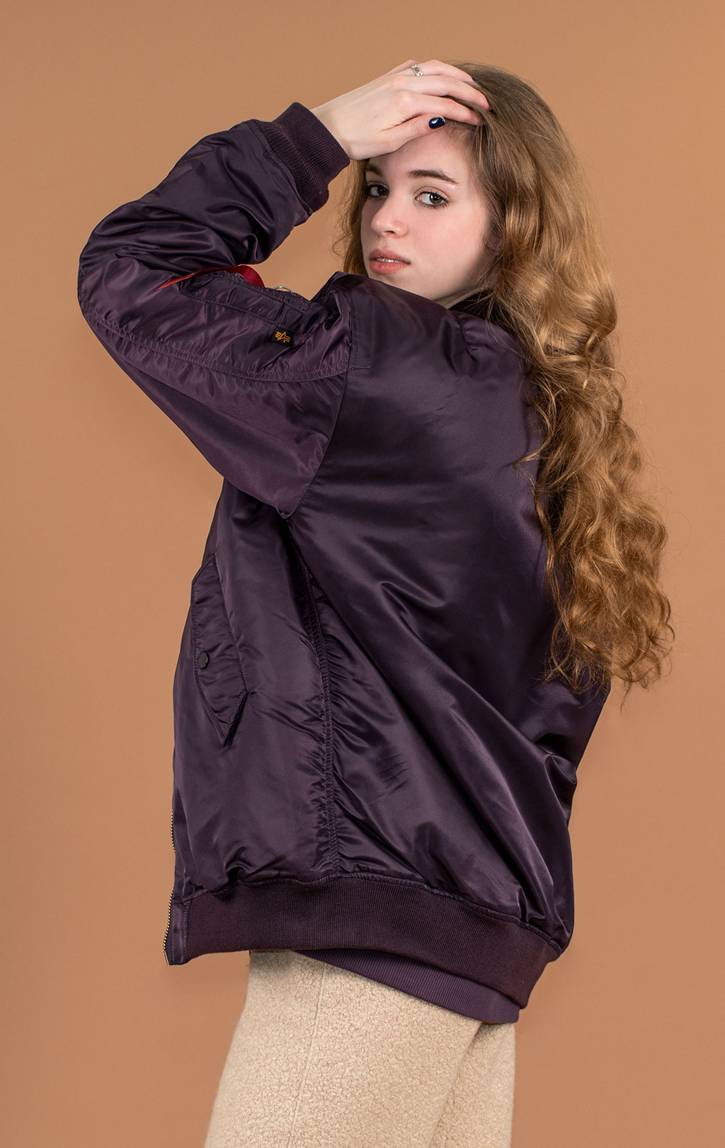 Женская куртка-бомбер лётная ALPHA INDUSTRIES CORE MA-1 plum 