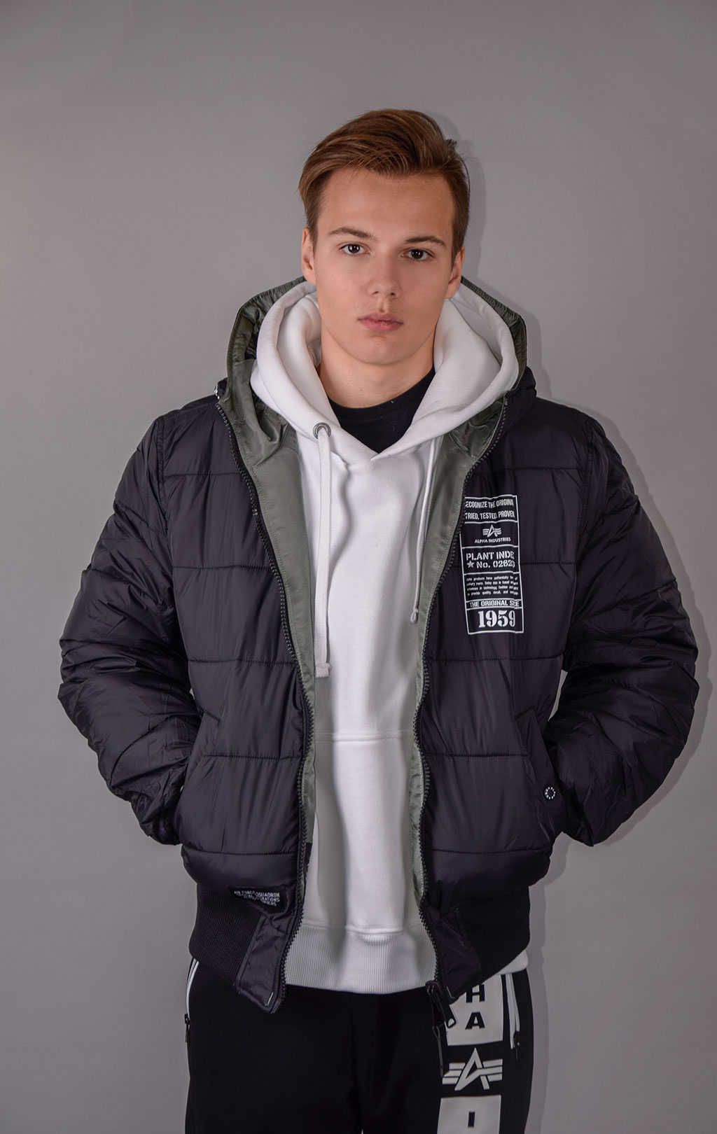 Куртка ALPHA INDUSTRIES HOODED PUFFER FD REV. vintage green 