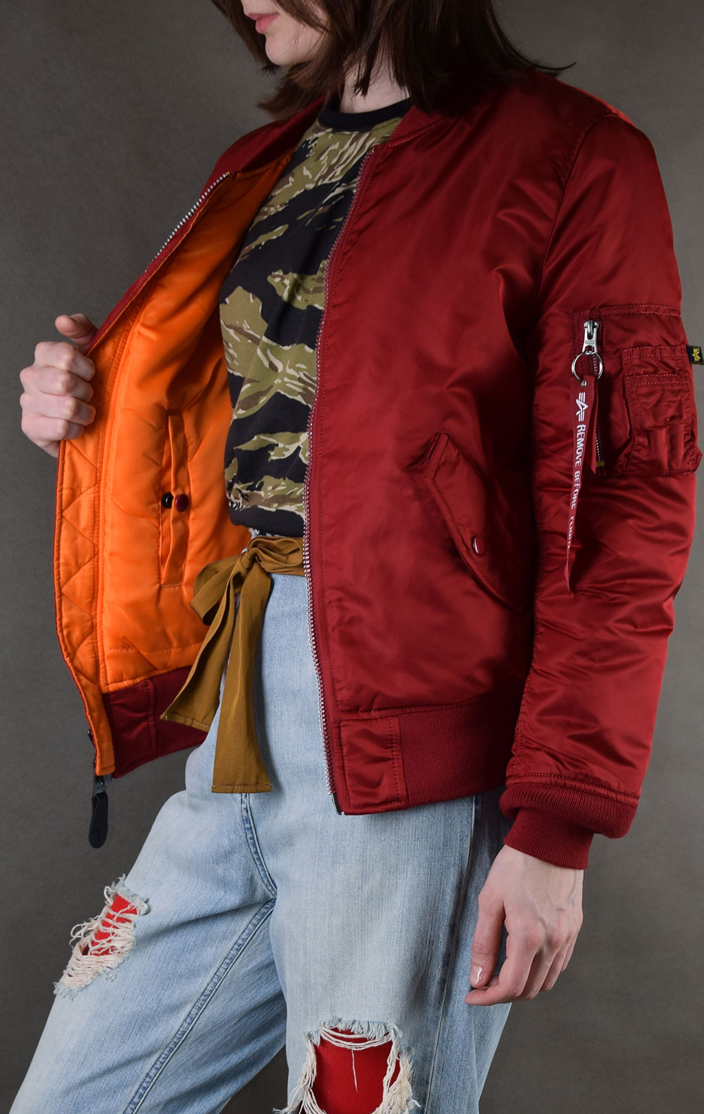 Женский бомбер ALPHA INDUSTRIES MA-1 W red commander 