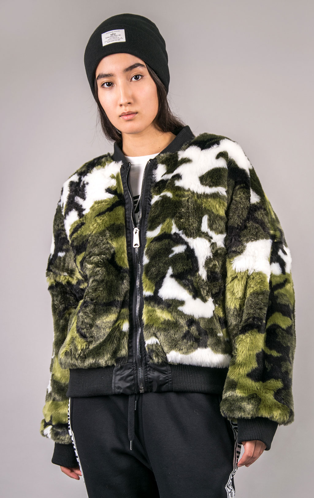 Женская куртка-бомбер лётная ALPHA INDUSTRIES OS REV. FUR MA-1 black 