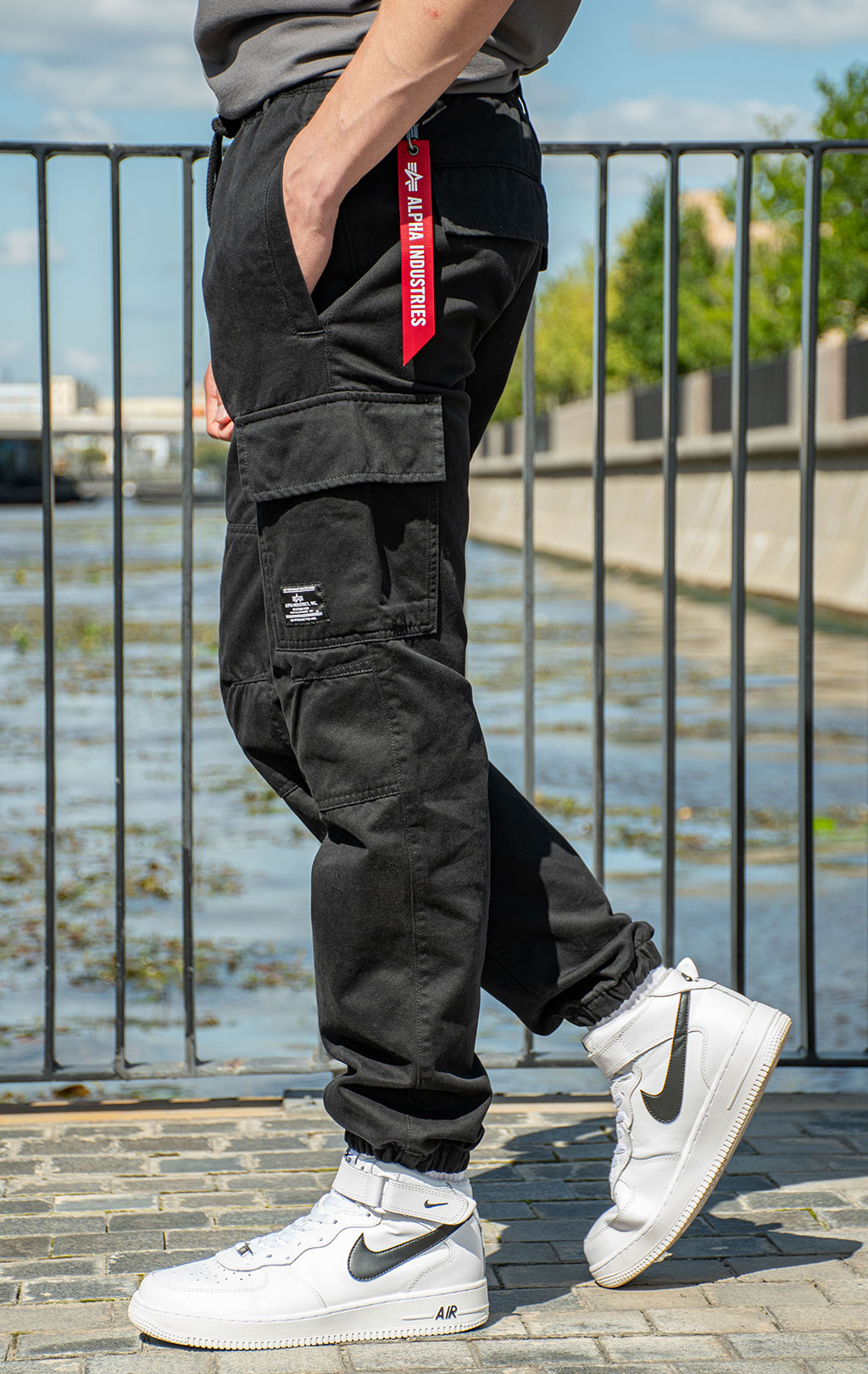 Брюки джоггеры ALPHA INDUSTRIES COTTON JOGGER FW 24/25 black 