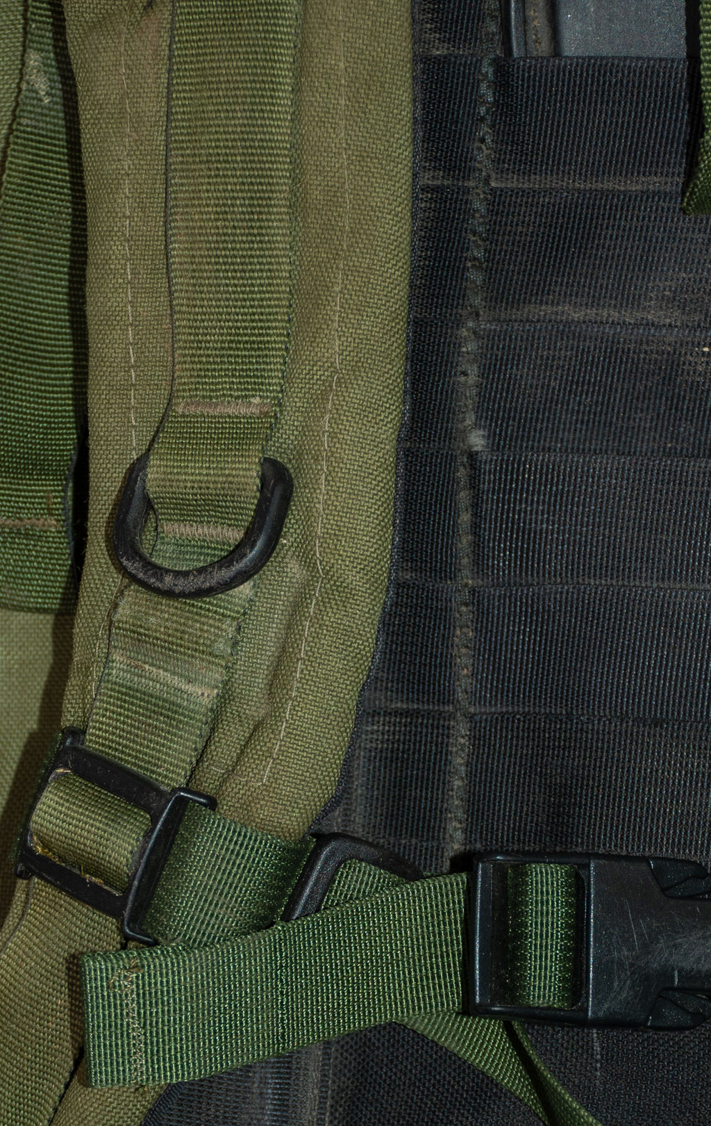 Рюкзак боевой LOWE 115 MOLLE с боковыми подсумками olive б/у 