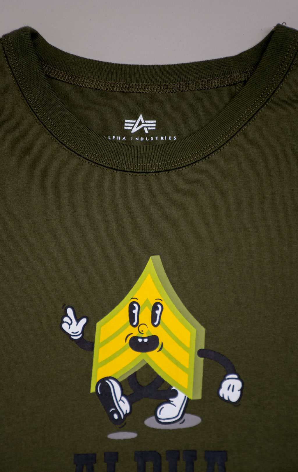 Футболка ALPHA INDUSTRIES ALPHA BADGE TEE SS 24 olive 