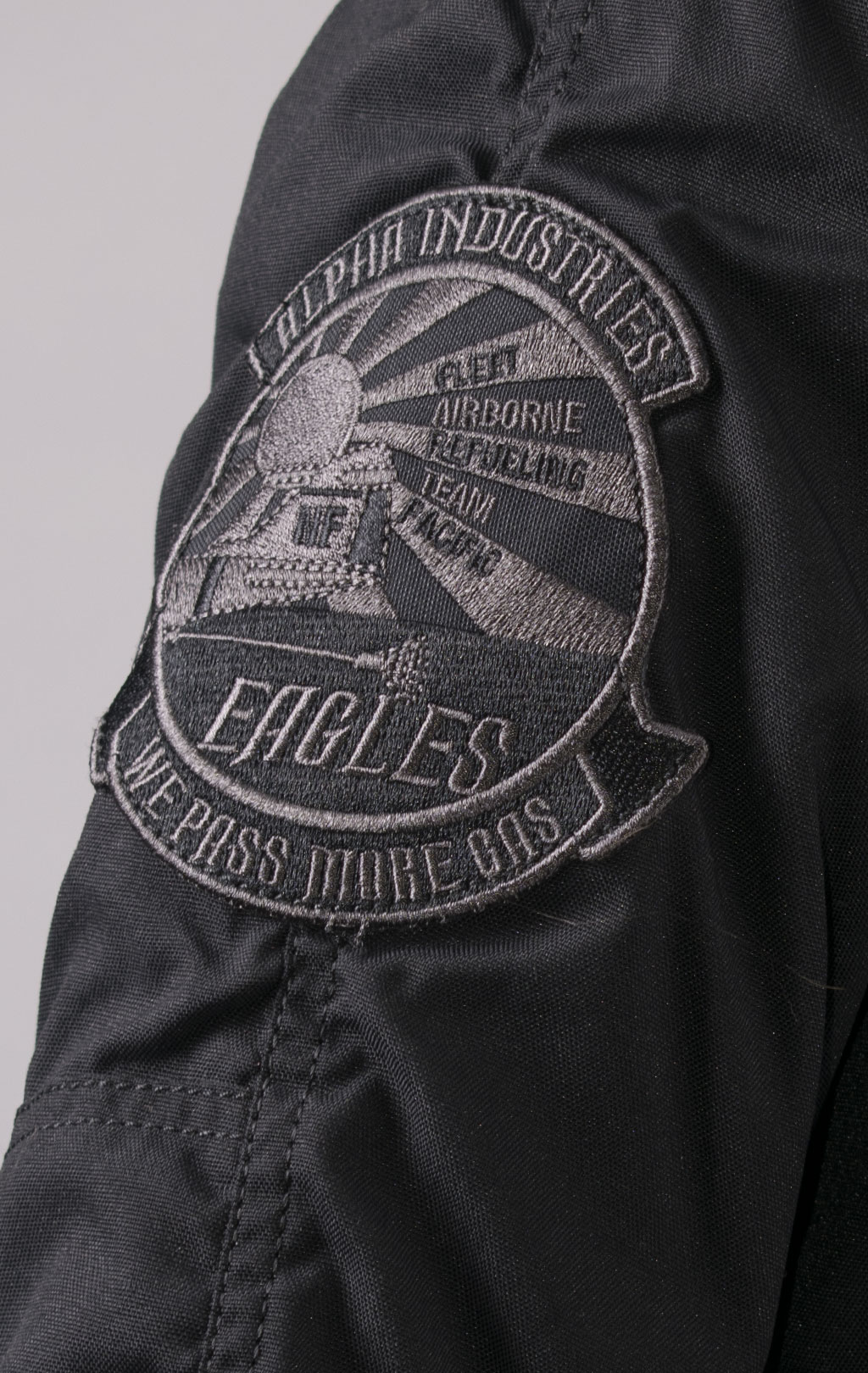 Женская аляска ALPHA INDUSTRIES EXPLORER натур. мех black 