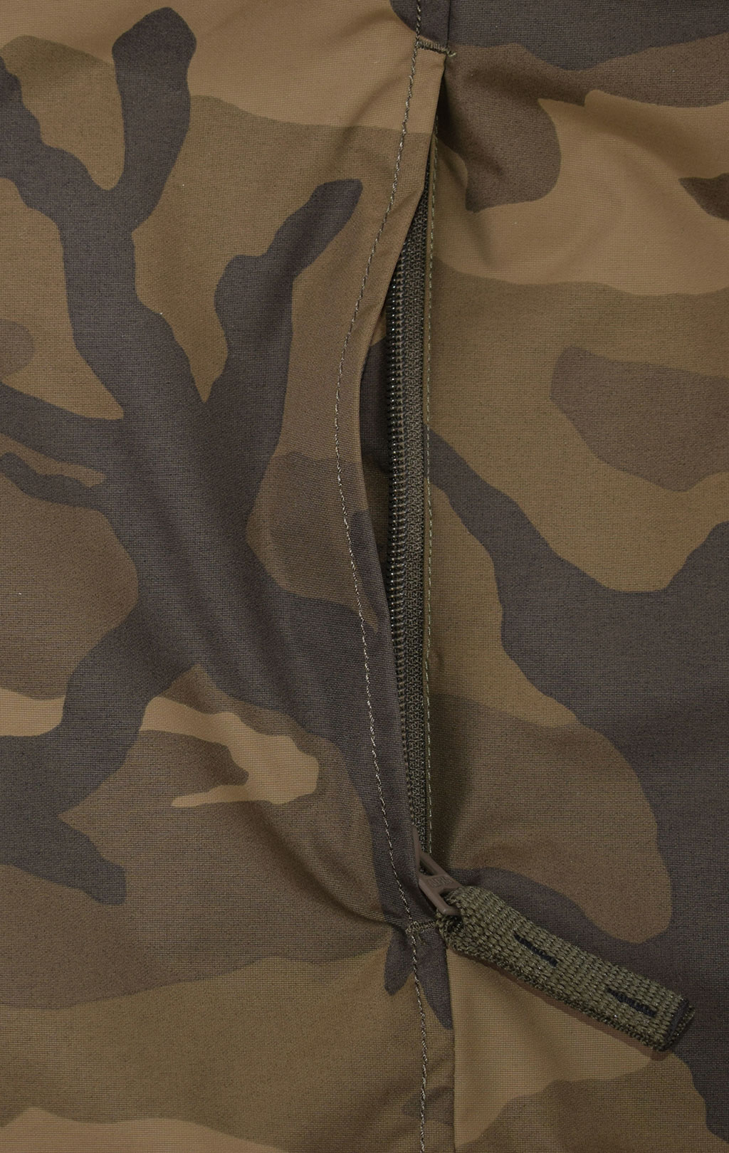 Анорак ALPHA INDUSTRIES NASA Anorak olive camo 