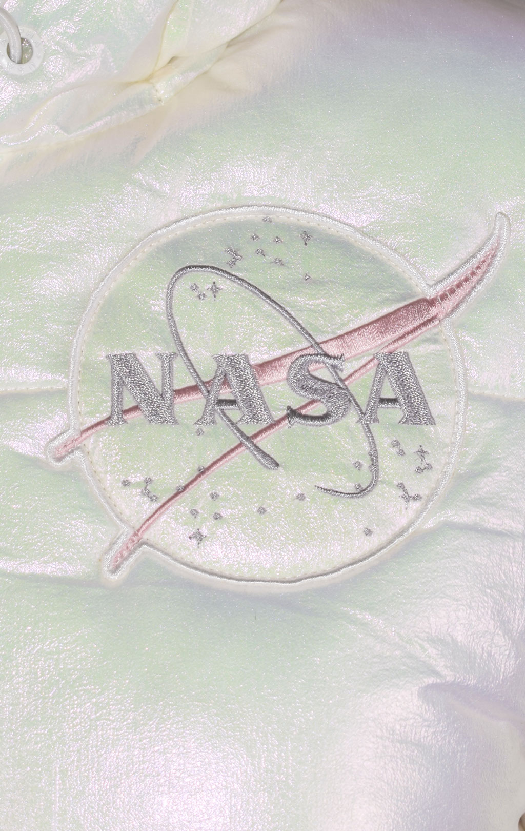 Женская куртка ALPHA INDUSTRIES HOODED PUFFER NASA white 
