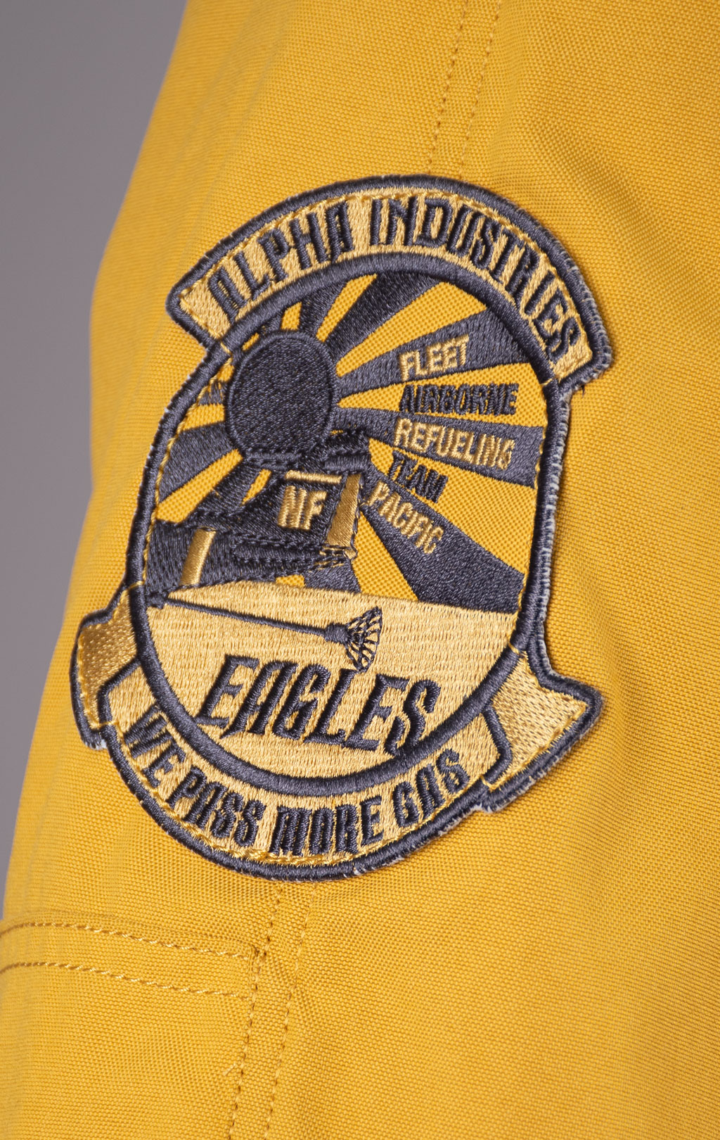 Аляска ALPHA INDUSTRIES EXPLORER натур. мех mustard 