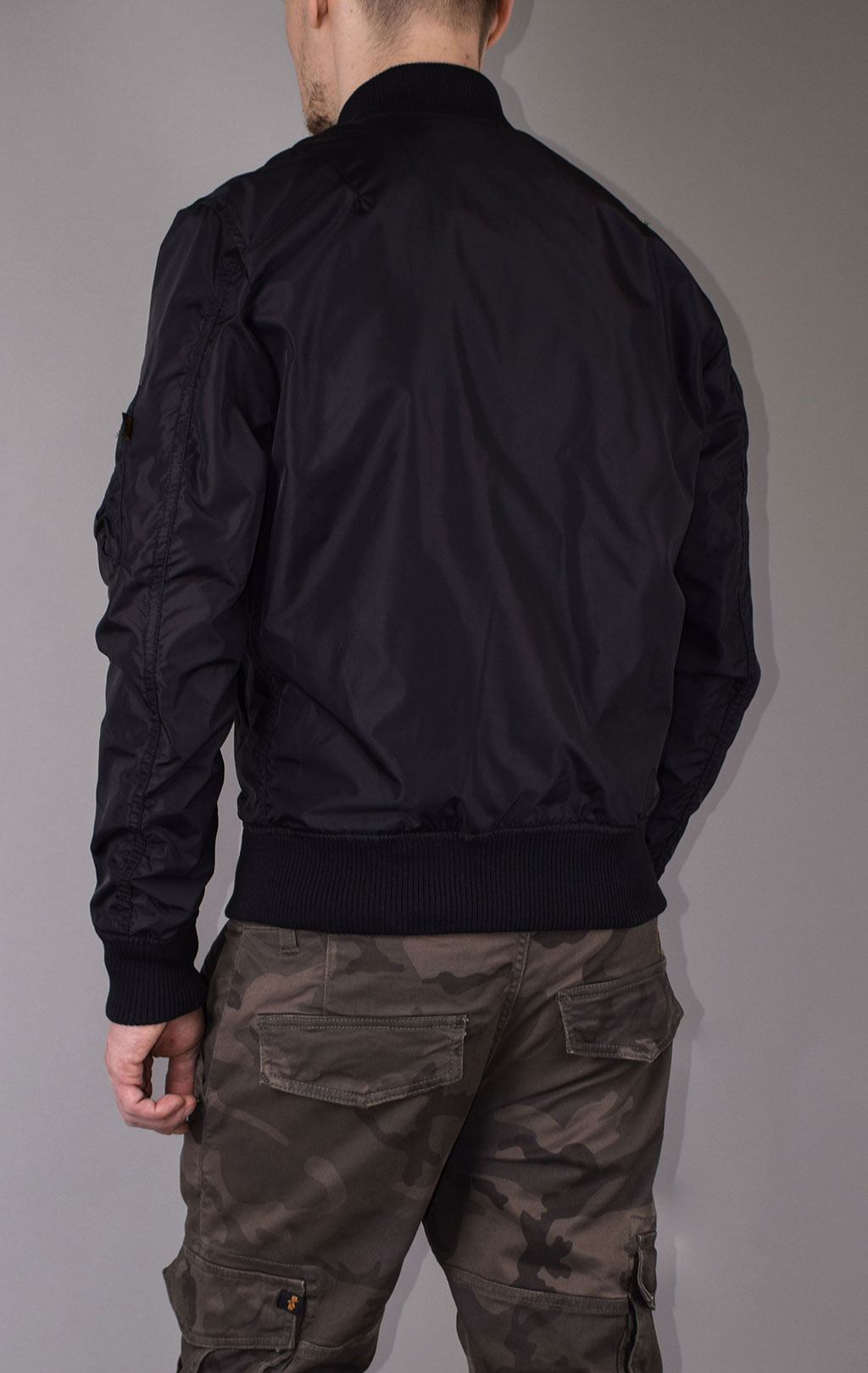 Ветровка-бомбер ALPHA INDUSTRIES TT MA-1 black 