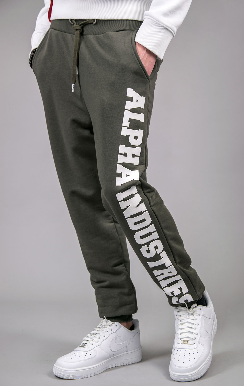 Брюки спортивные джоггеры ALPHA INDUSTRIES BIG LETTERS JOGGER dark olive 