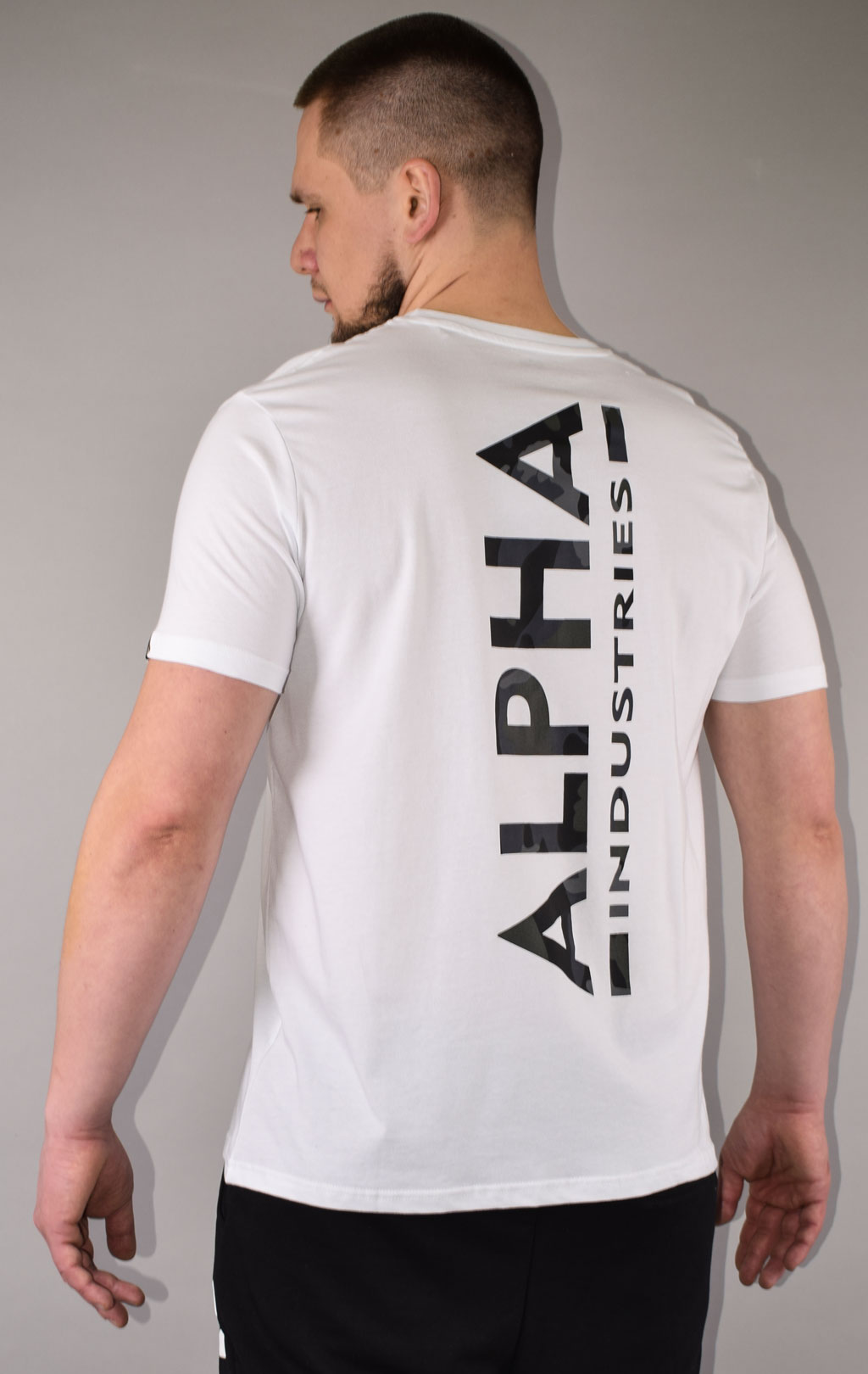 Футболка ALPHA INDUSTRIES BACKPRINT T CAMO PRINT white/black camo 