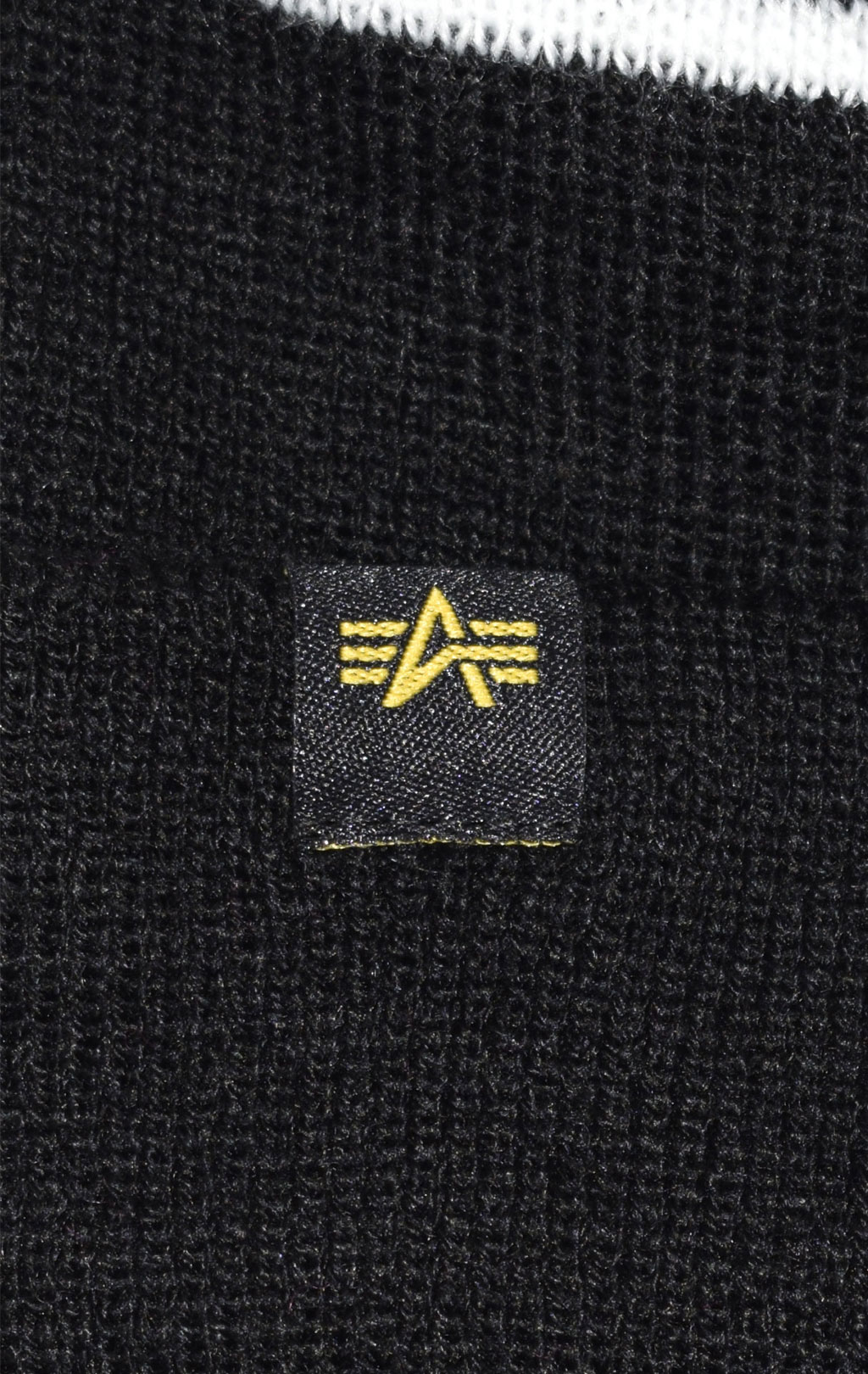 Шапка ALPHA INDUSTRIES BLOCK BOBBLE BEANIE black 