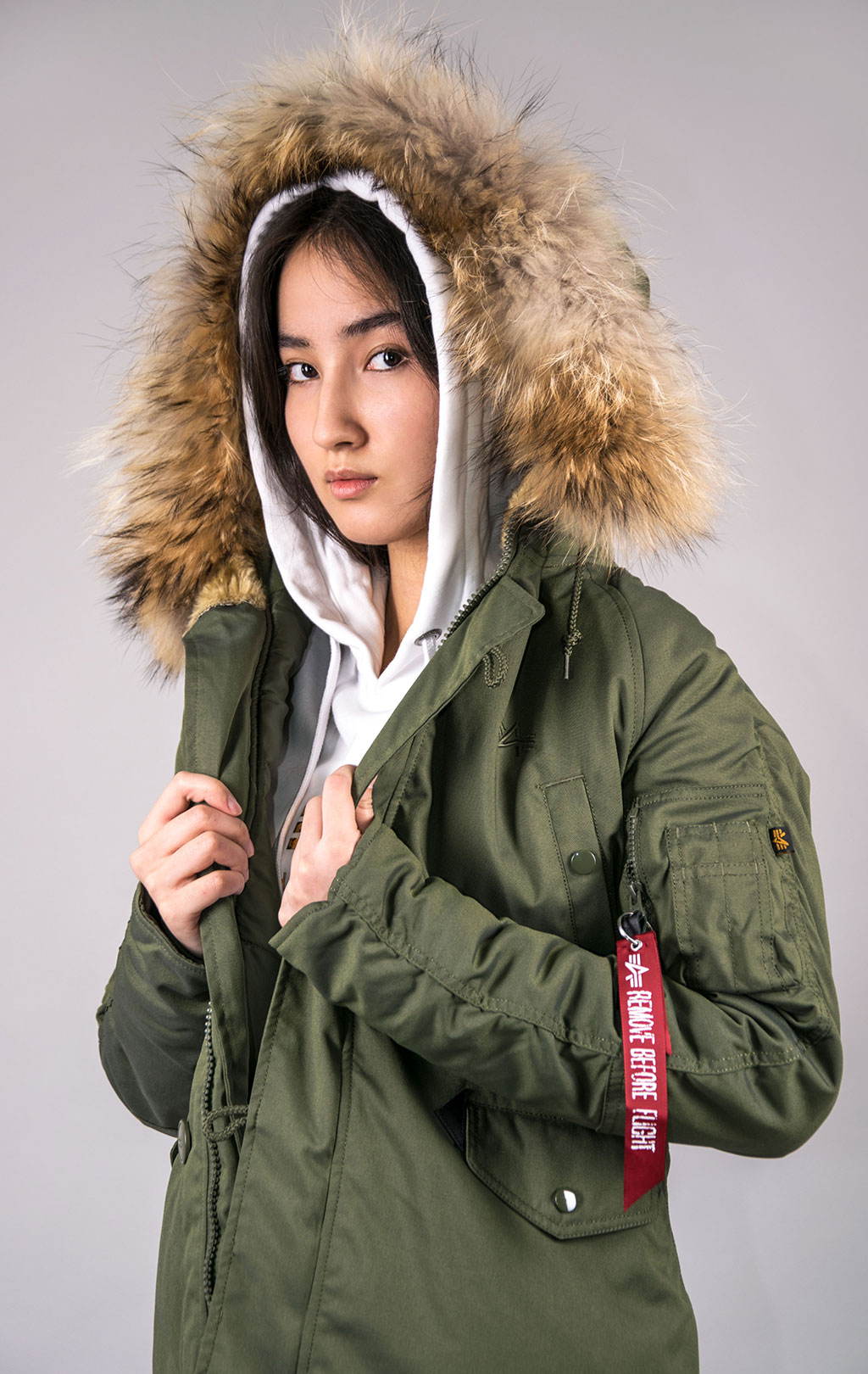 Женская аляска ALPHA INDUSTRIES EXPLORER натур. мех dark green 