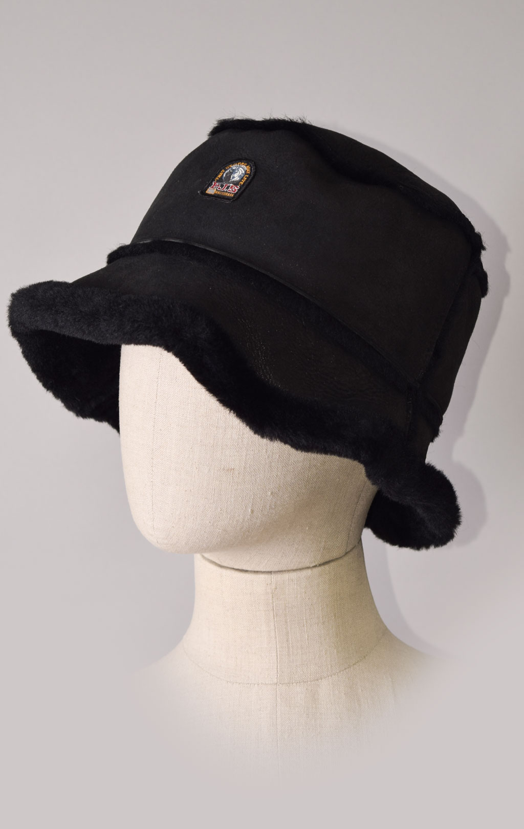 Женская панама PARAJUMPERS SHEARLING BUCKET HAT овчина FW 23/24 black 