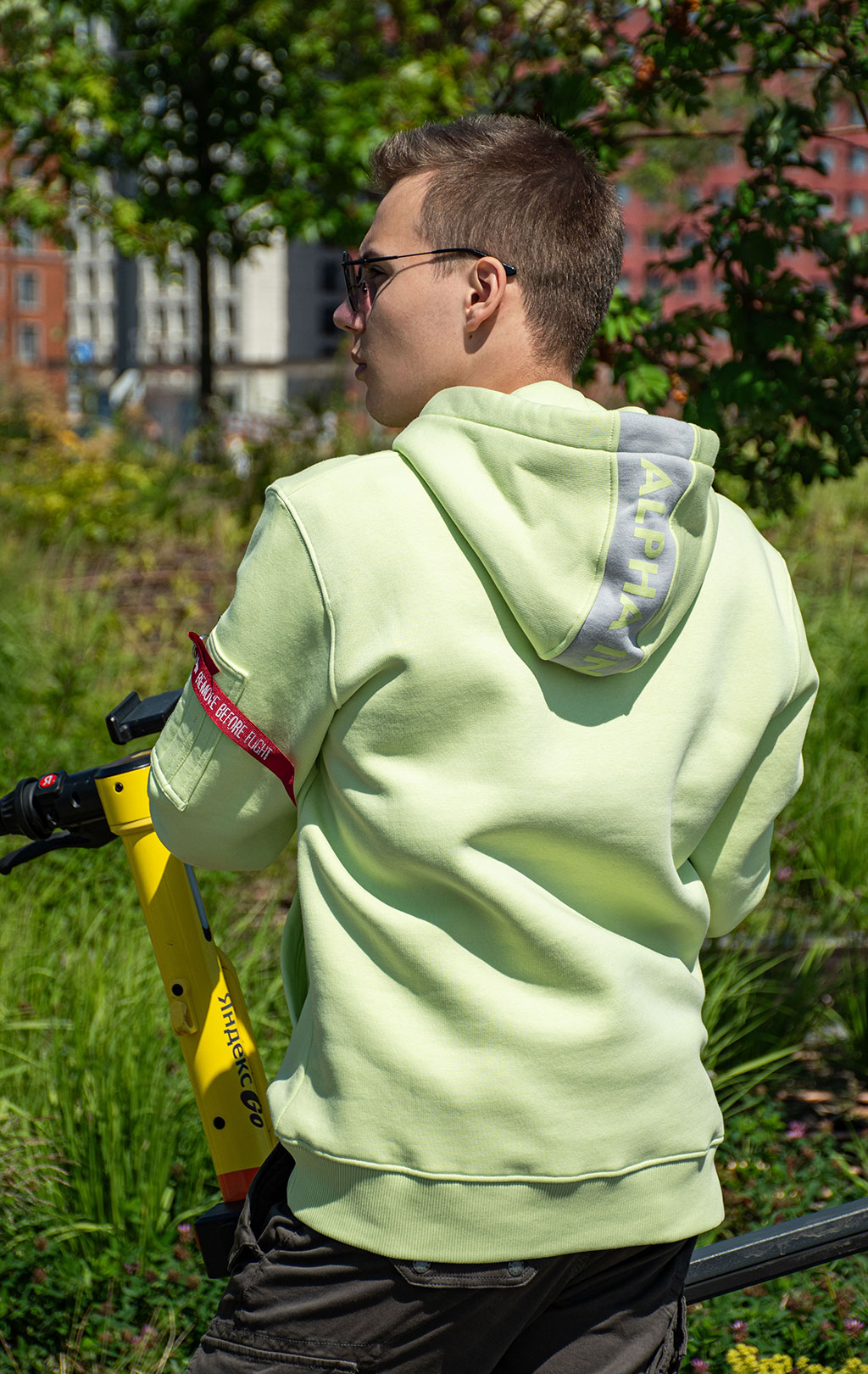 Толстовка ALPHA INDUSTRIES REFLECTIVE STRIPE HOODY arctic lime 