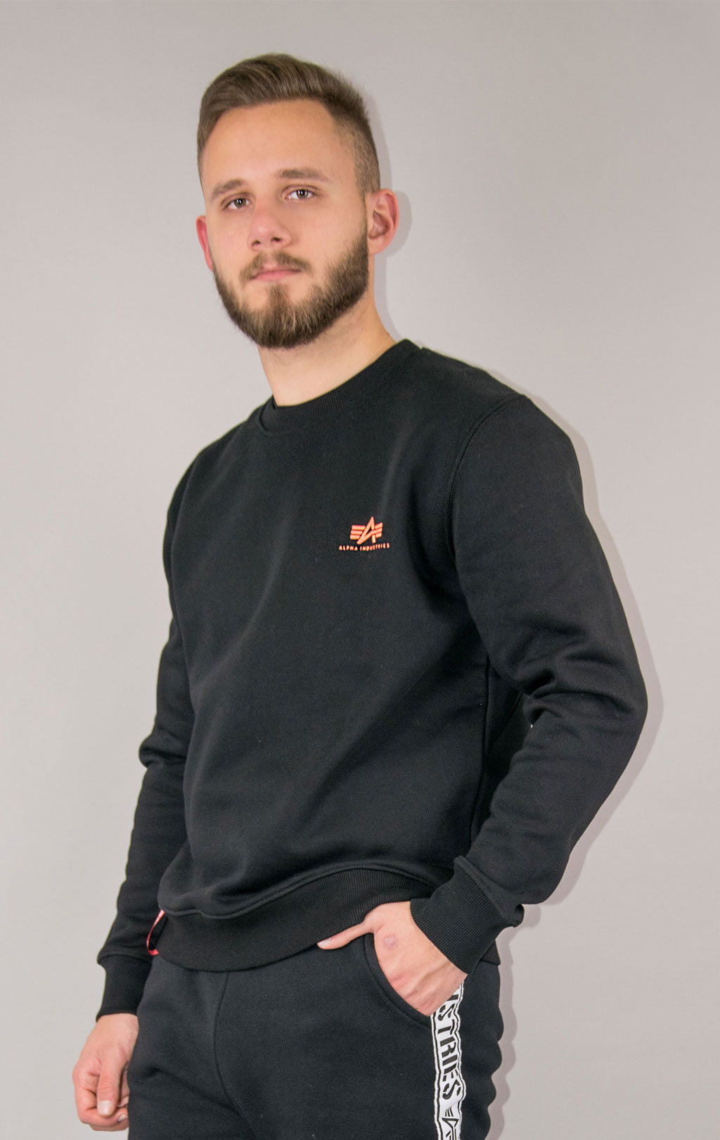 Свитшот ALPHA INDUSTRIES BASIC SWEATER SMALL LOGO black/neon orange 