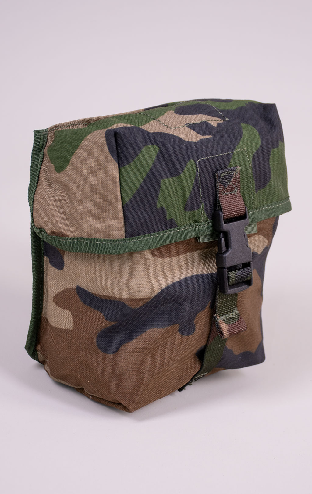 Подсумок ALGEMEEN(BASIC) MIDDEL MOLLE camo woodland Голландия