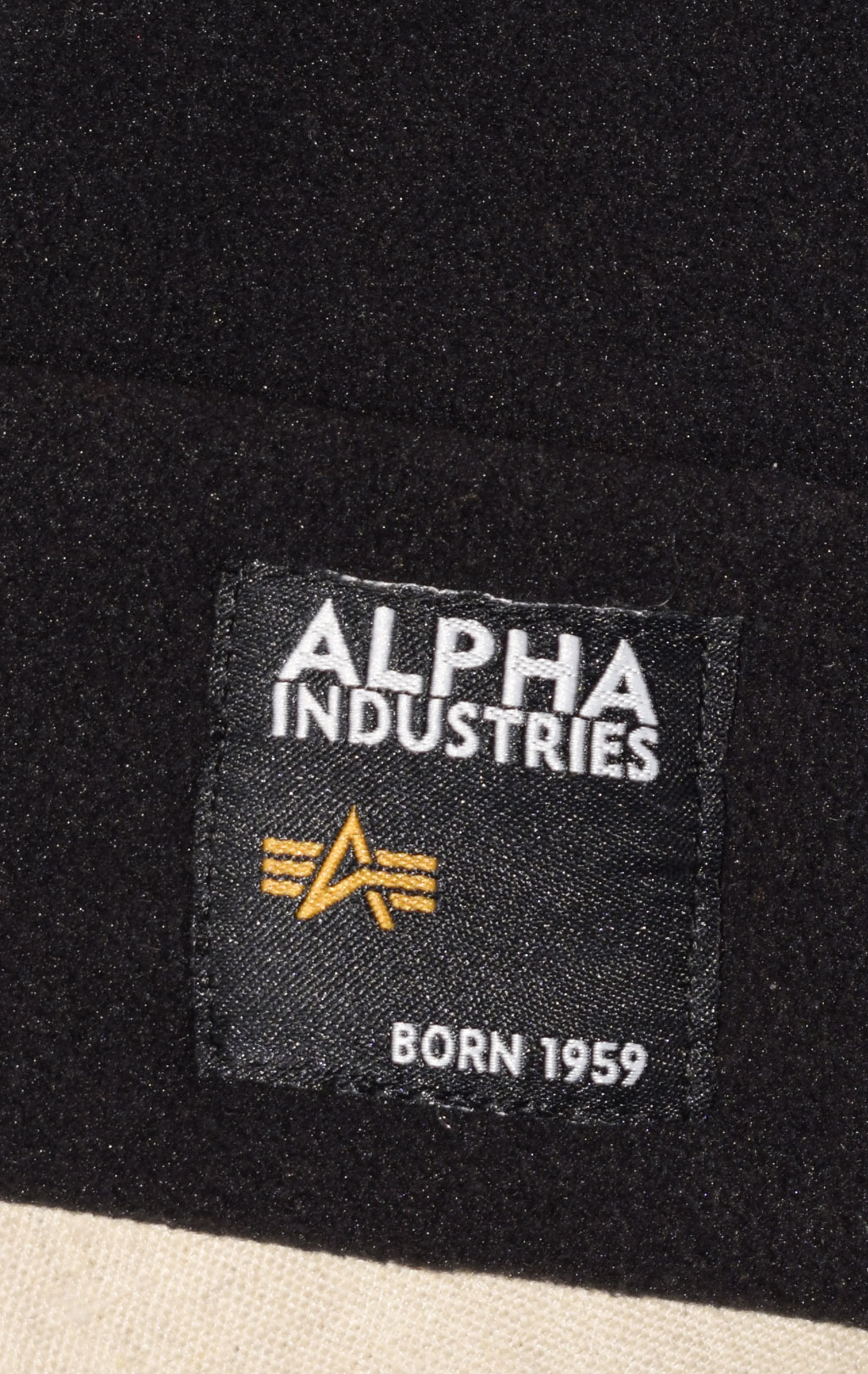 Шапка ALPHA INDUSTRIES LABEL FLEECE BEANIE black 