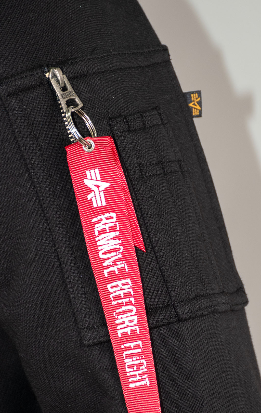 Толстовка ALPHA INDUSTRIES RED STRIPE HOODY black 