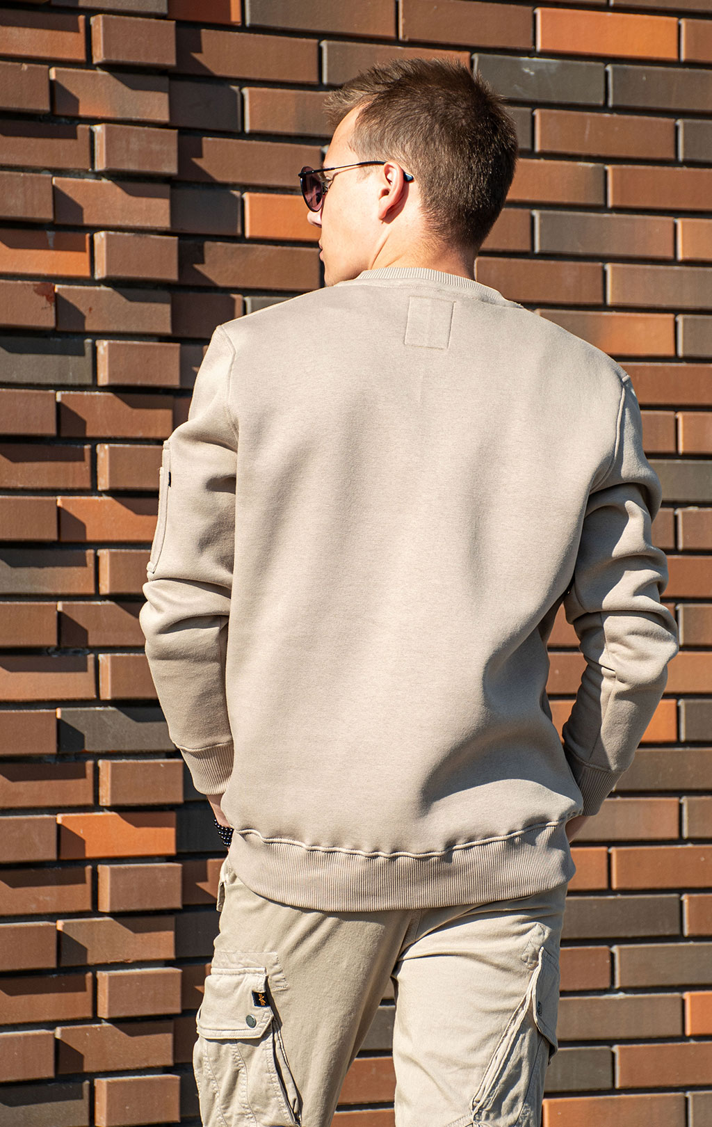 Свитшот ALPHA INDUSTRIES EMB SWEATER vintage sand 